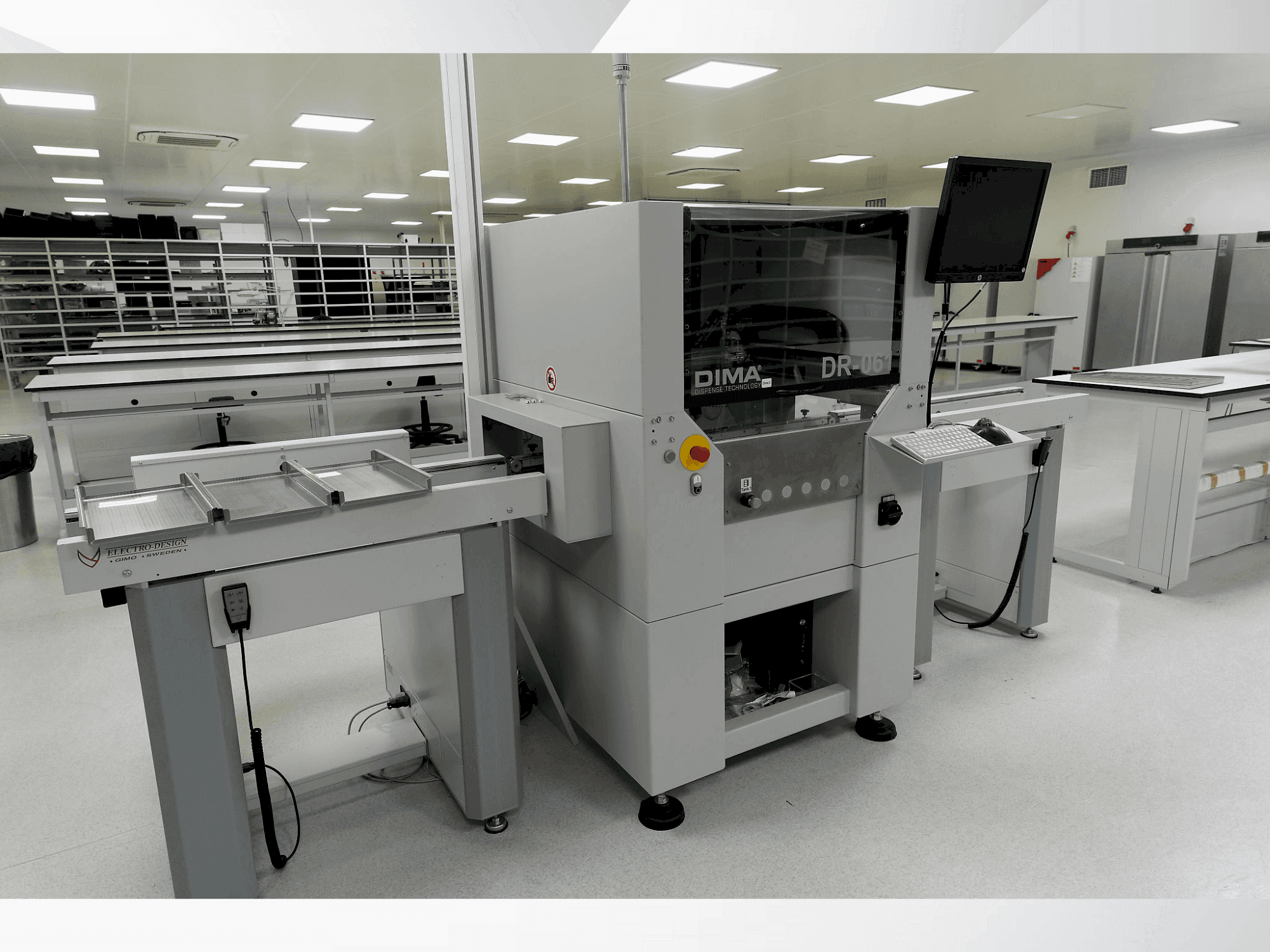 Vue de face de la machine DIMA DR-061