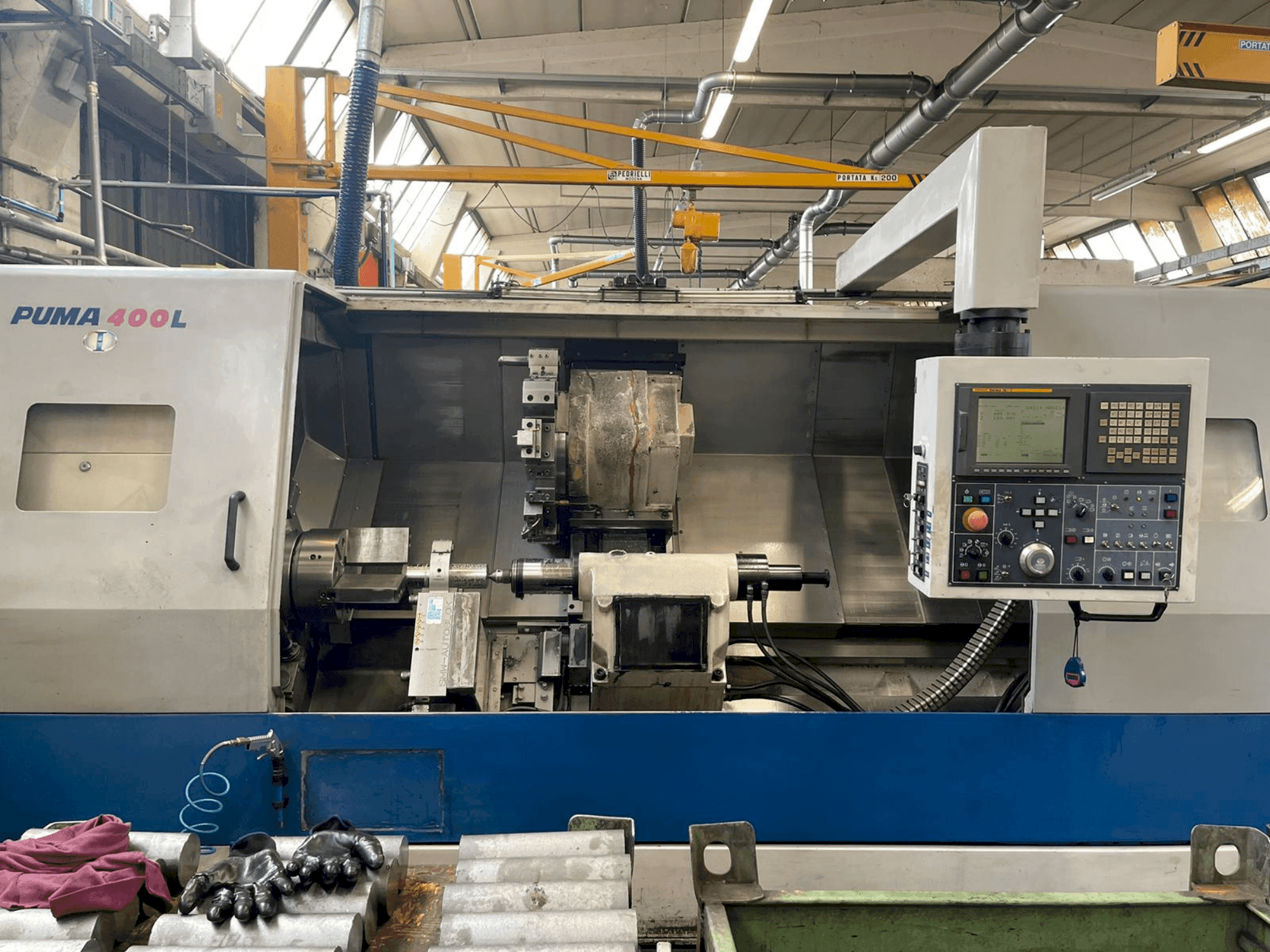 Vue de face de la machine DAEWOO PUMA 400 LA