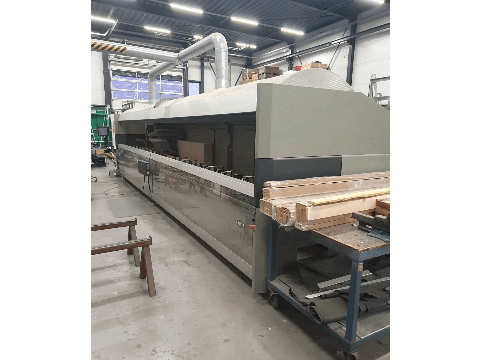 Vue de face de la machine Emmegi Comet T6