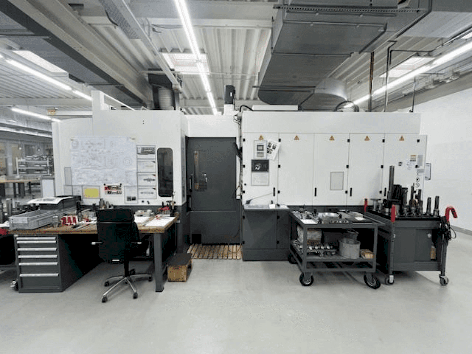 Vue de face de la machine HULLER HILLE Nbh 170