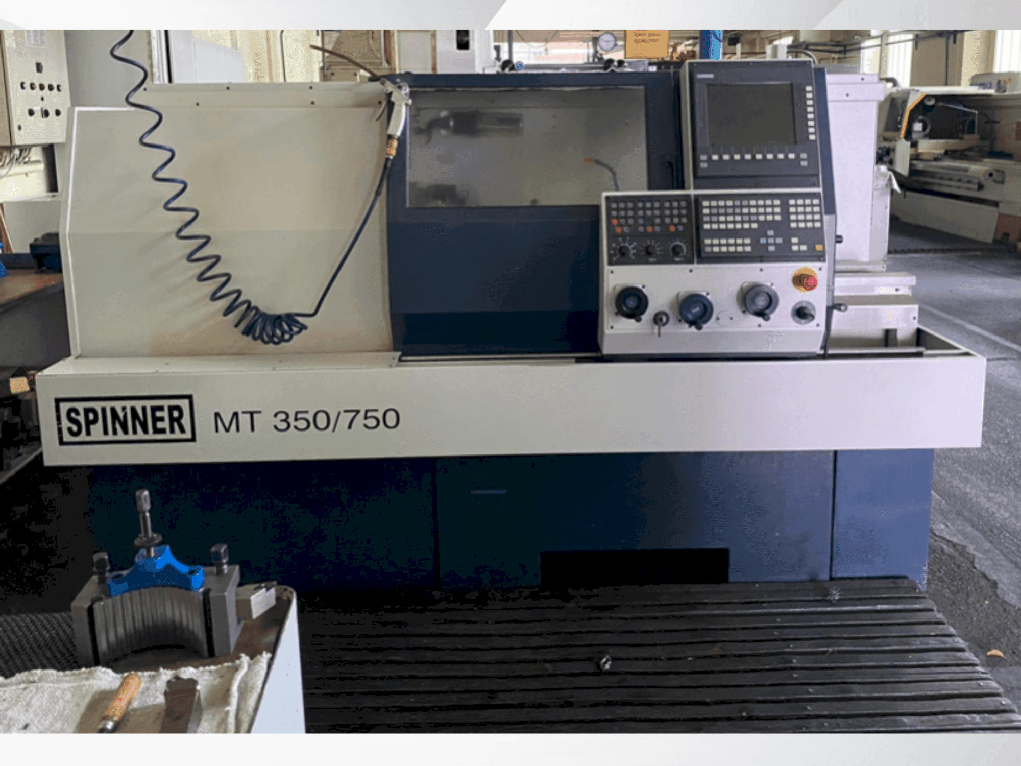 Vue de face de la machine SPINNER MT 350/750