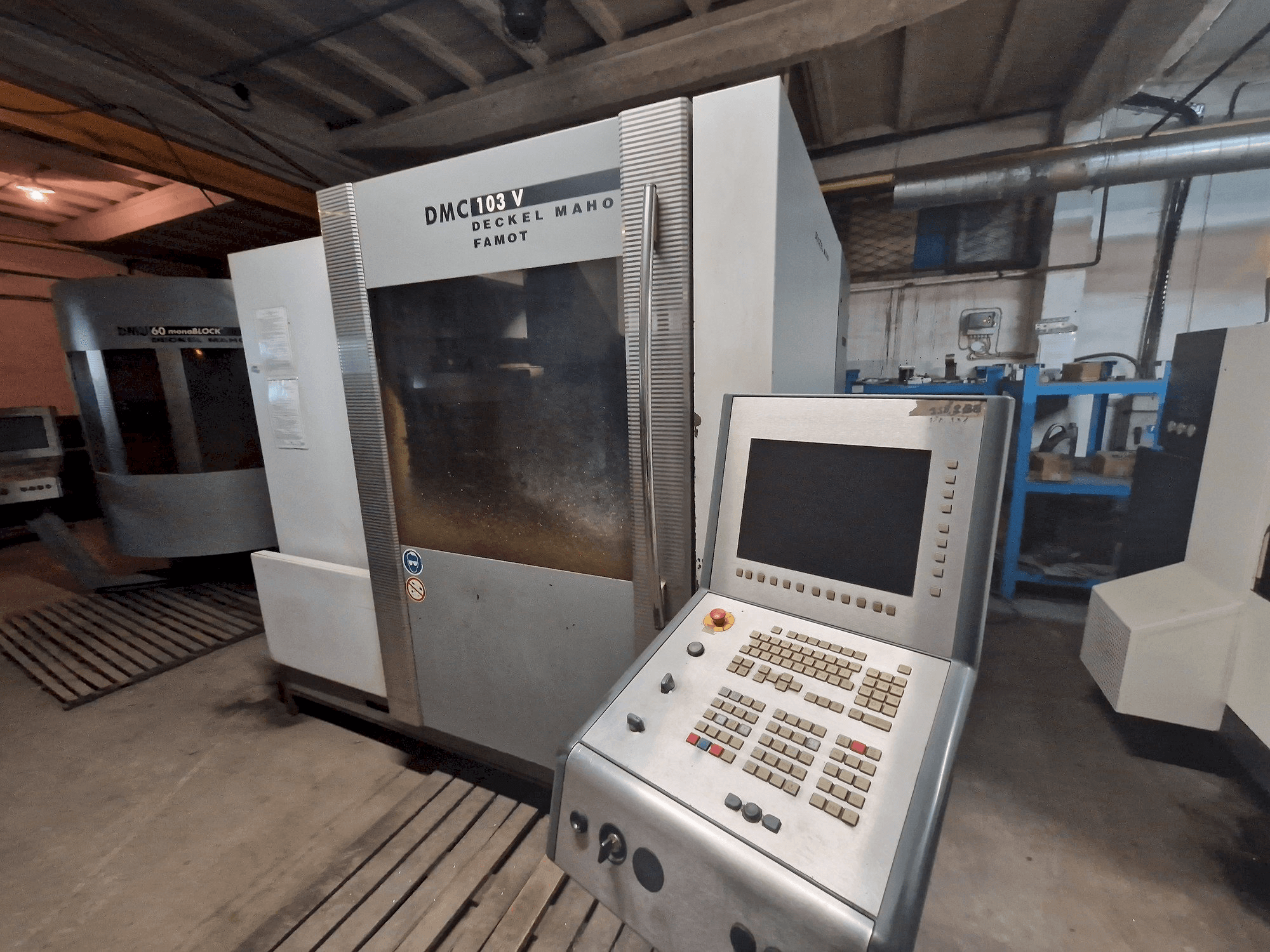 Vue de face de la machine DMG DMC 103V