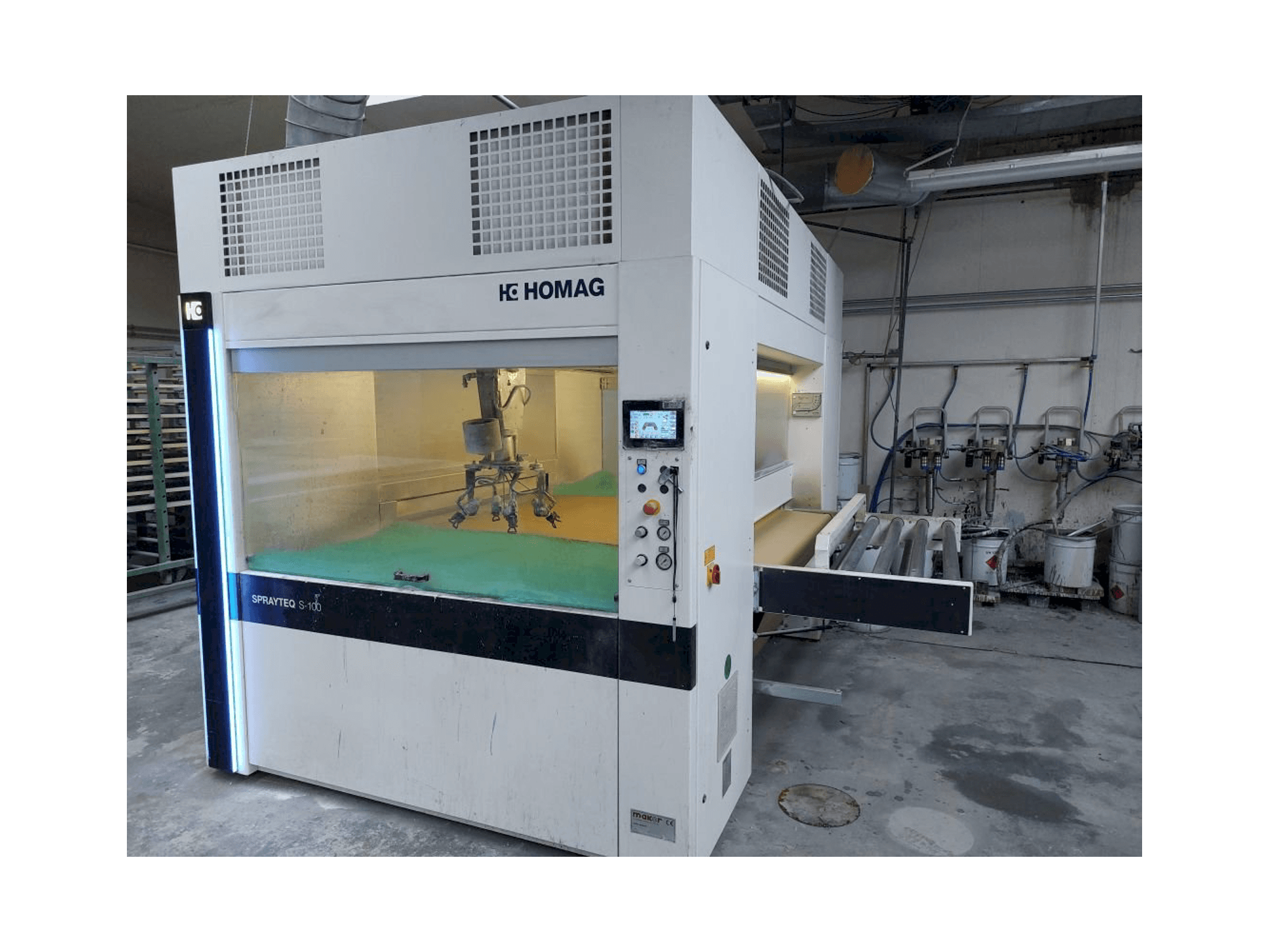 Vue de face de la machine HOMAG SPRAYTEQ S-100