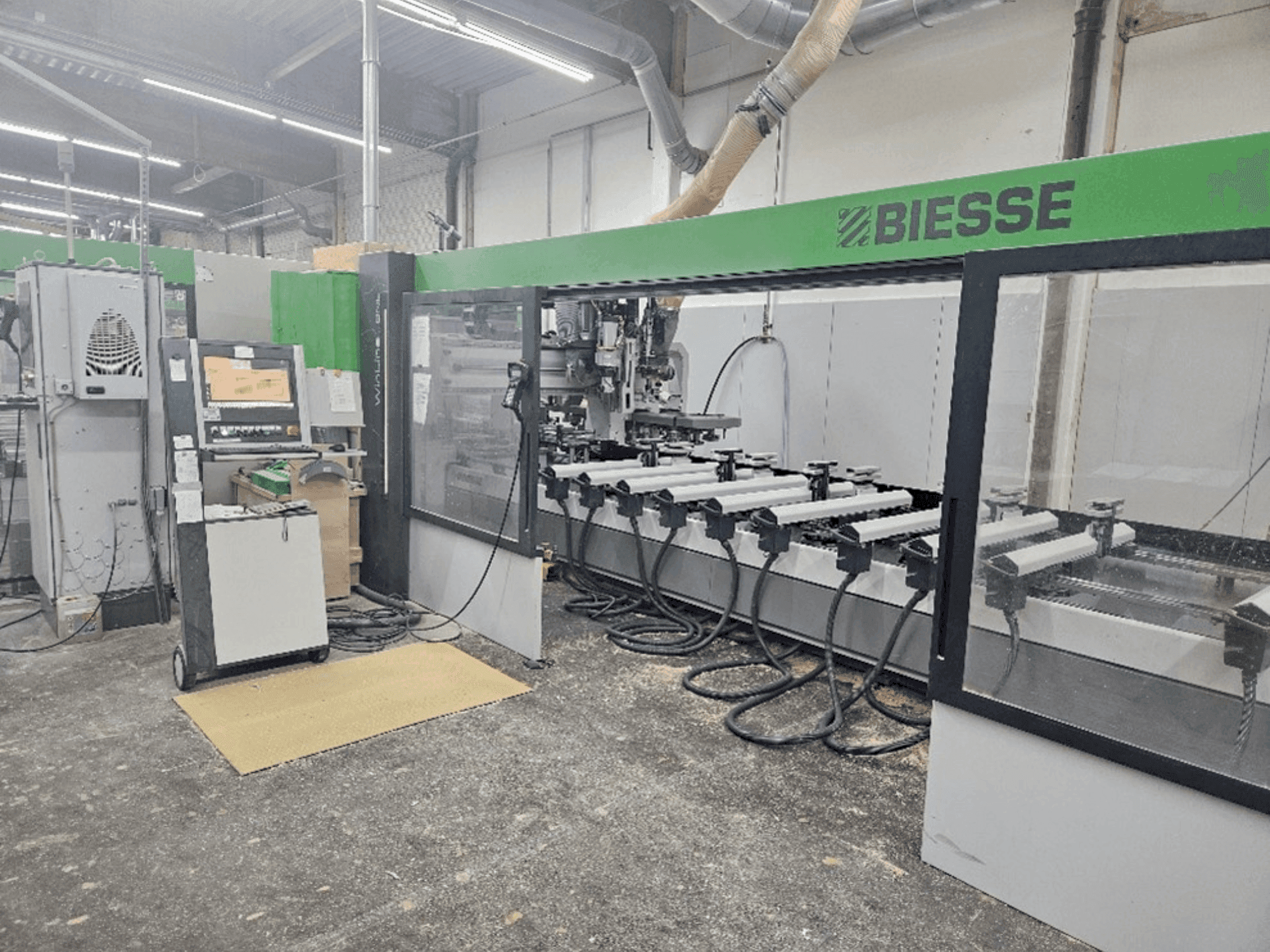 Vue de face de la machine BIESSE WINDOW PRODUCTION LINE WEINIG / BIESSE