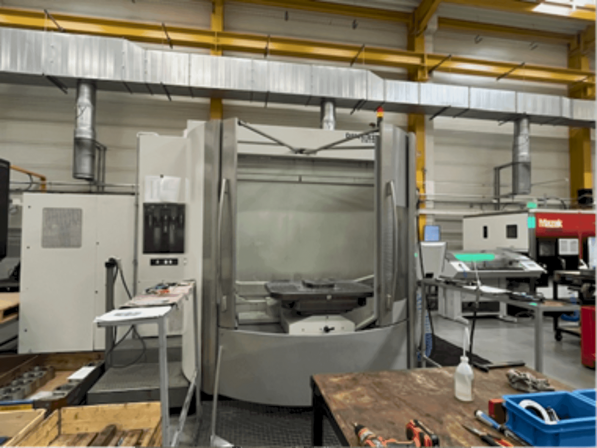 Vue de face de la machine DMG GILDEMEISTER DMC 125U