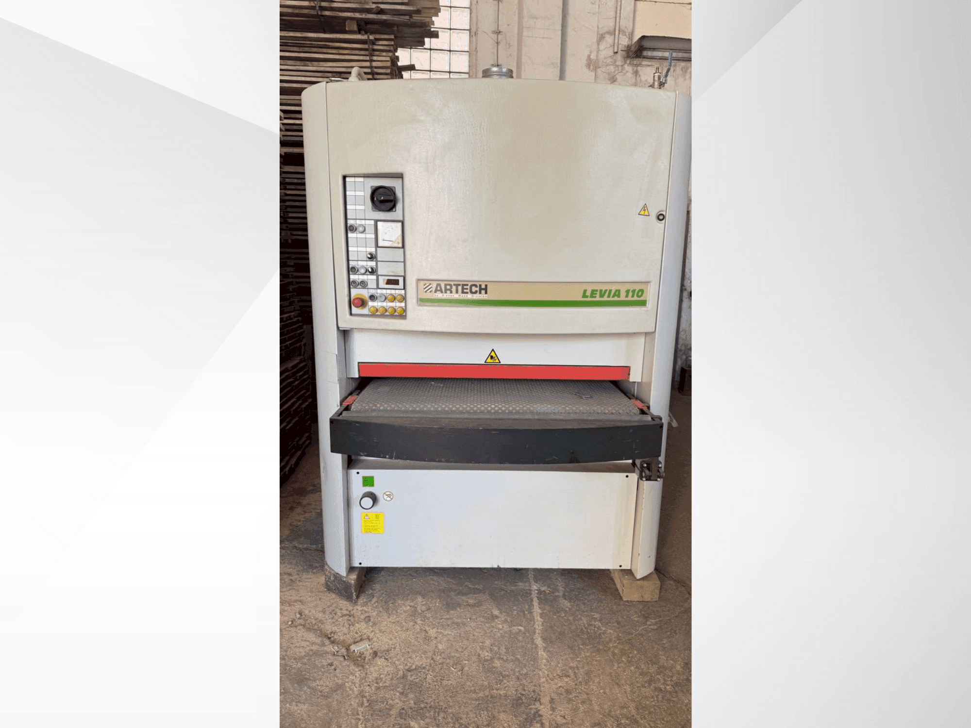 Vue de face de la machine BIESSE Levia 110