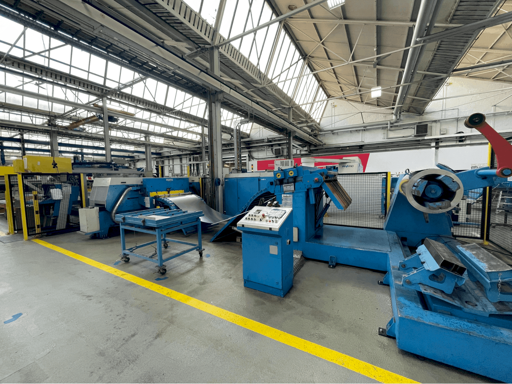 Vue de face de la machine Pivatic P125