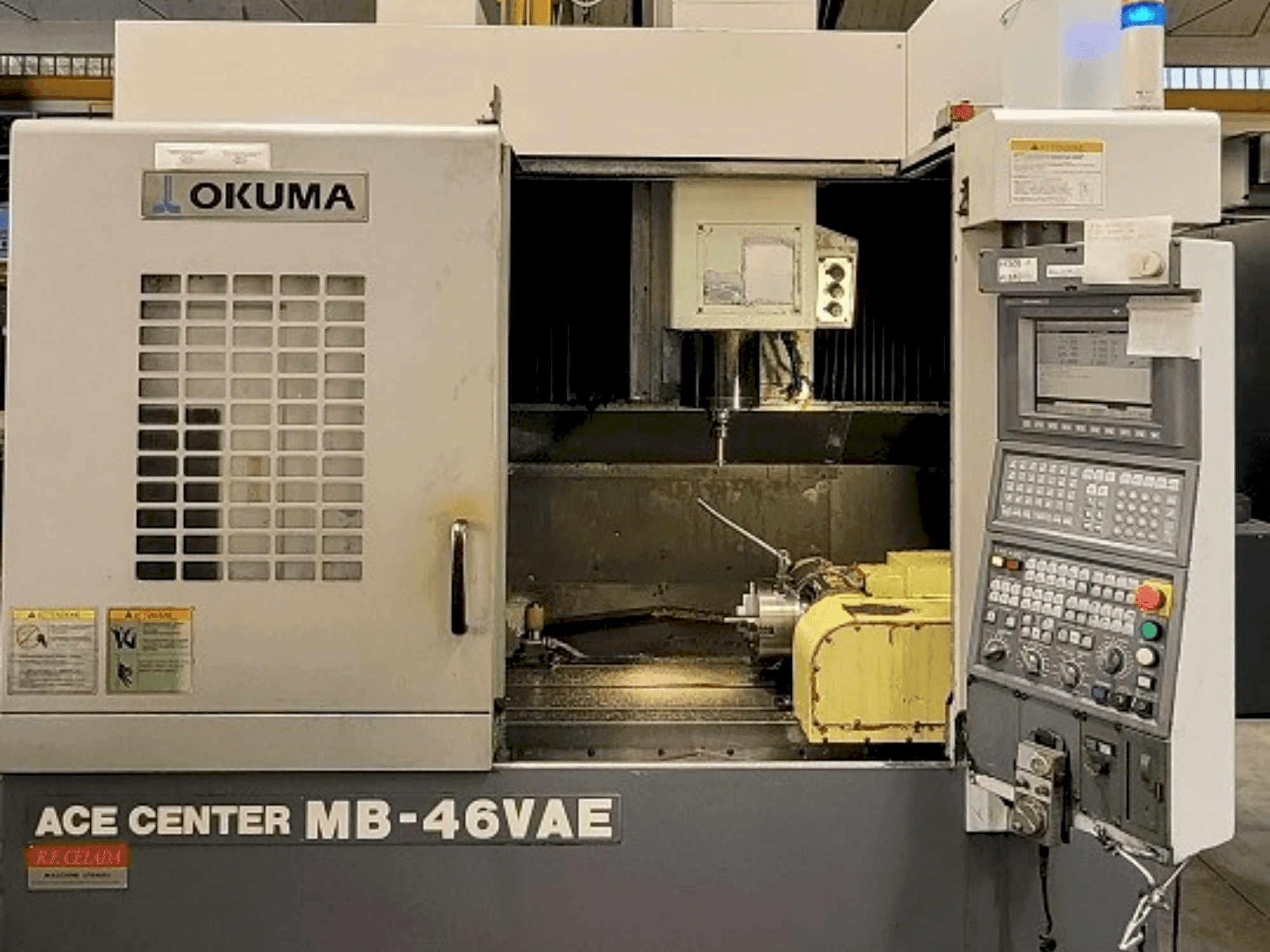 Vue de face de la machine Okuma MB-46VAE