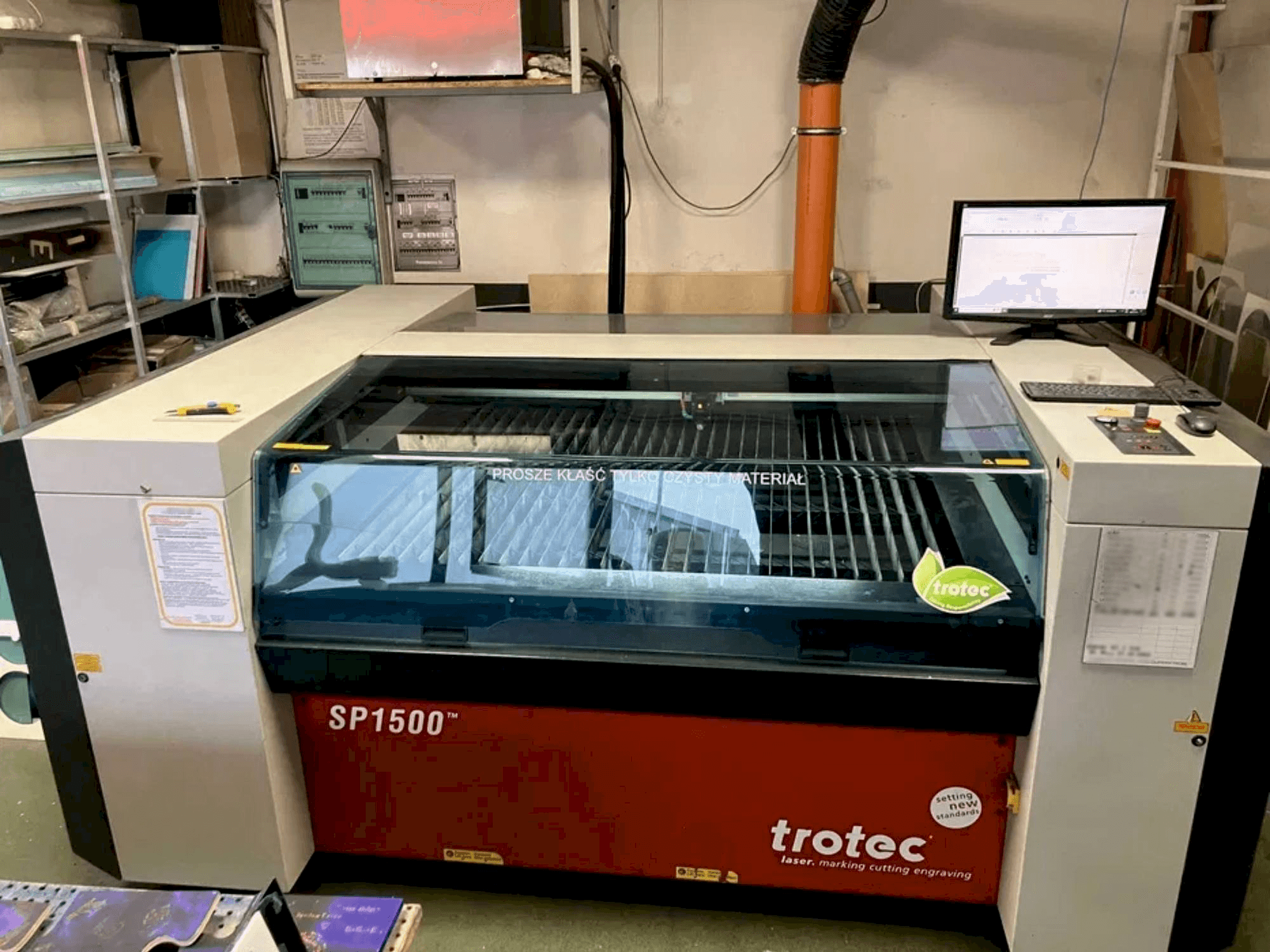 Vue de face de la machine Trotec SP1500