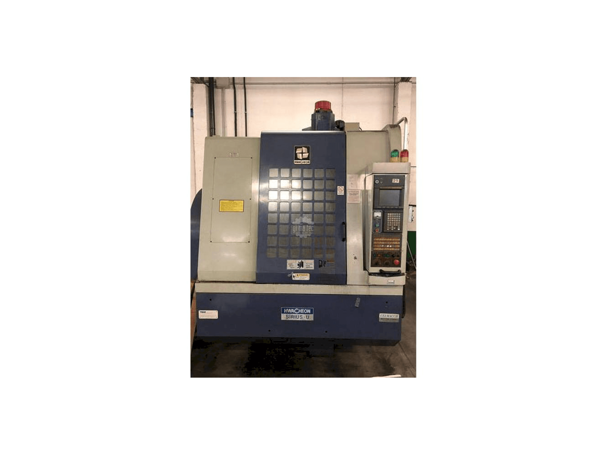 Vue de face de la machine HWACHEON SIRIUS U