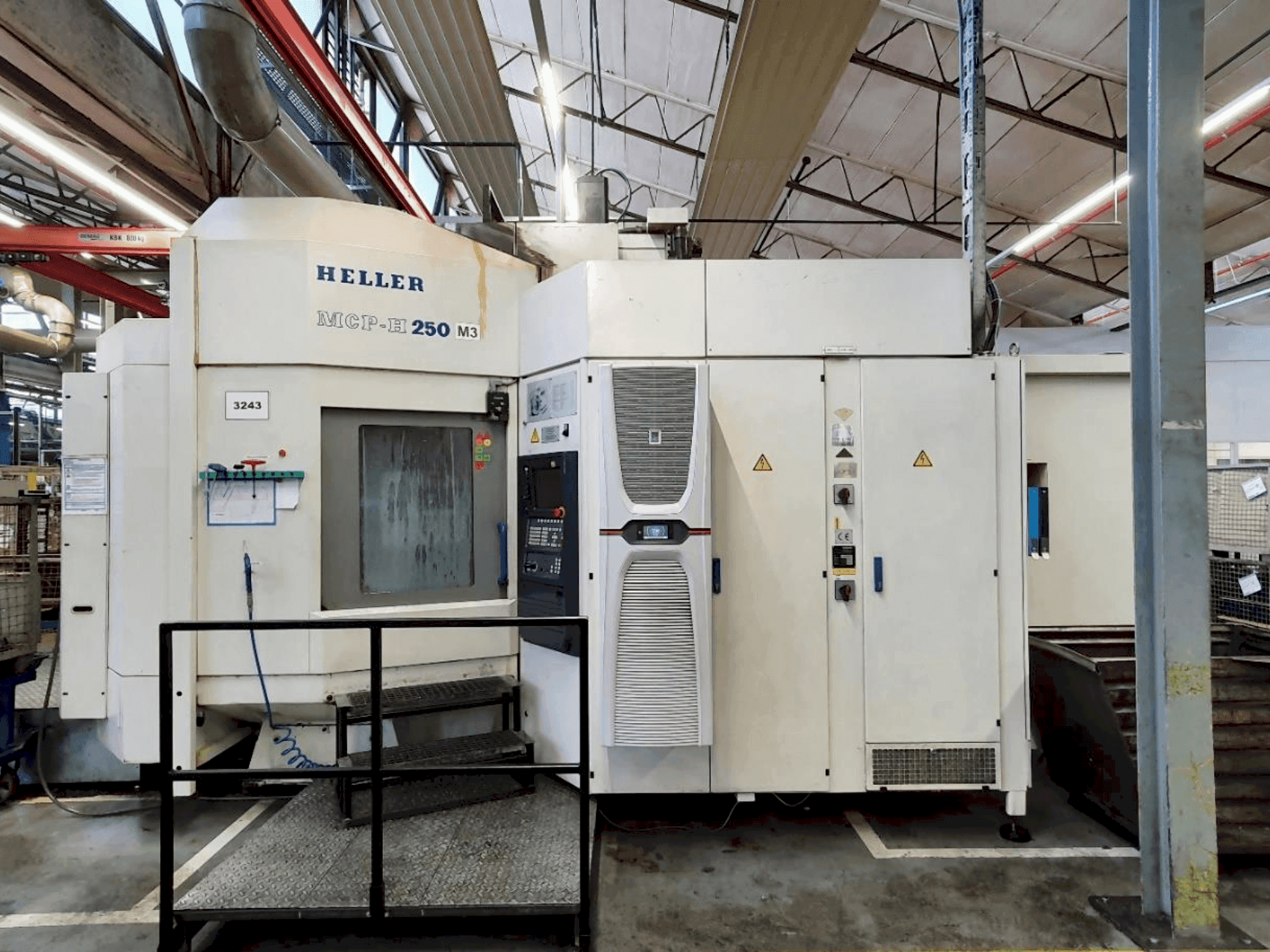 Vue de face de la machine HELLER MCP-H 250