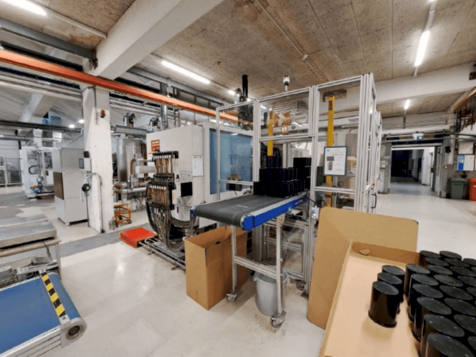 Vue de face de la machine WITTMANN TM Xpress 270/2250 Unilopg B6P