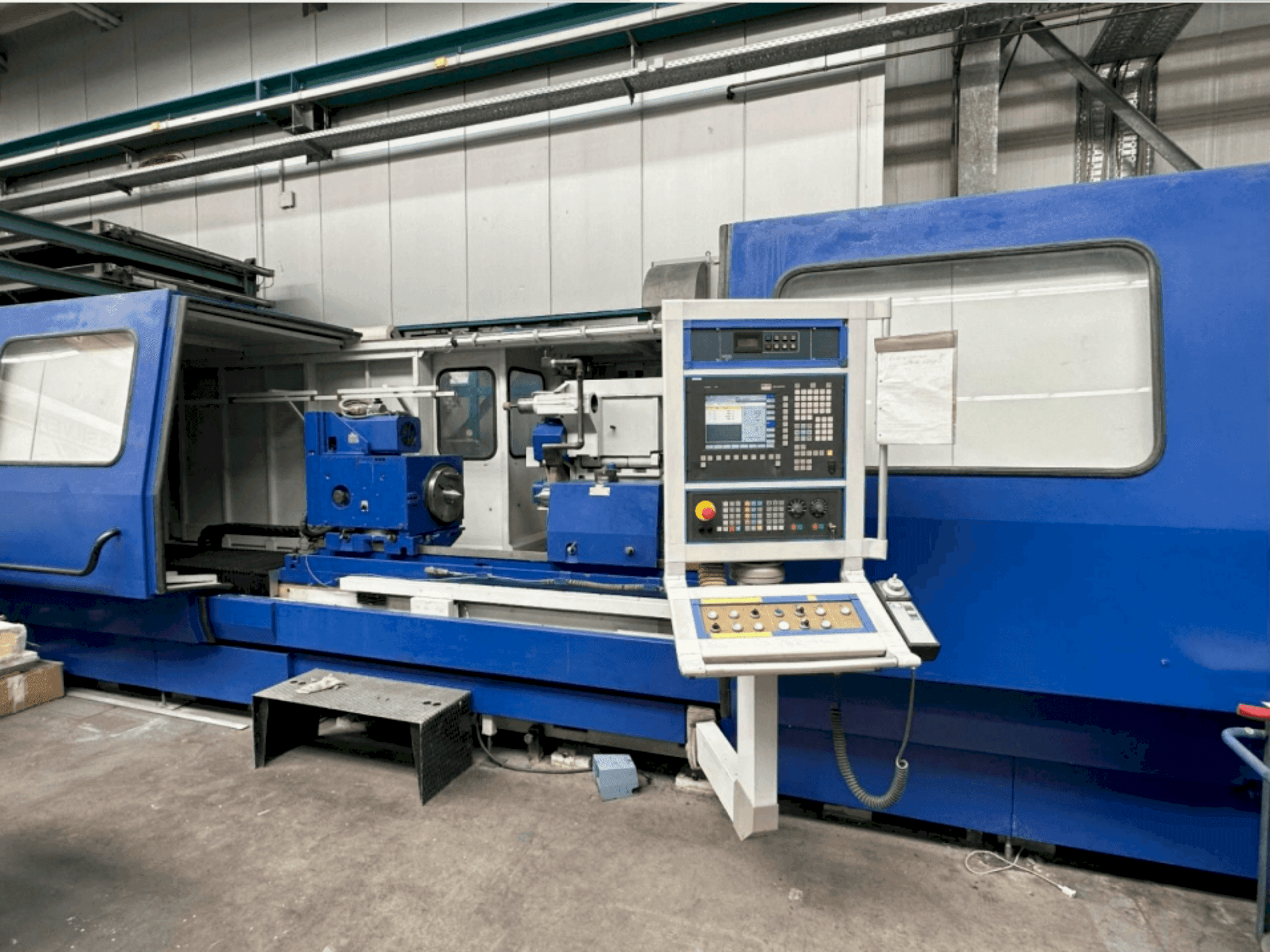 Vue de face de la machine Cetos BUC 63C CNC/2000