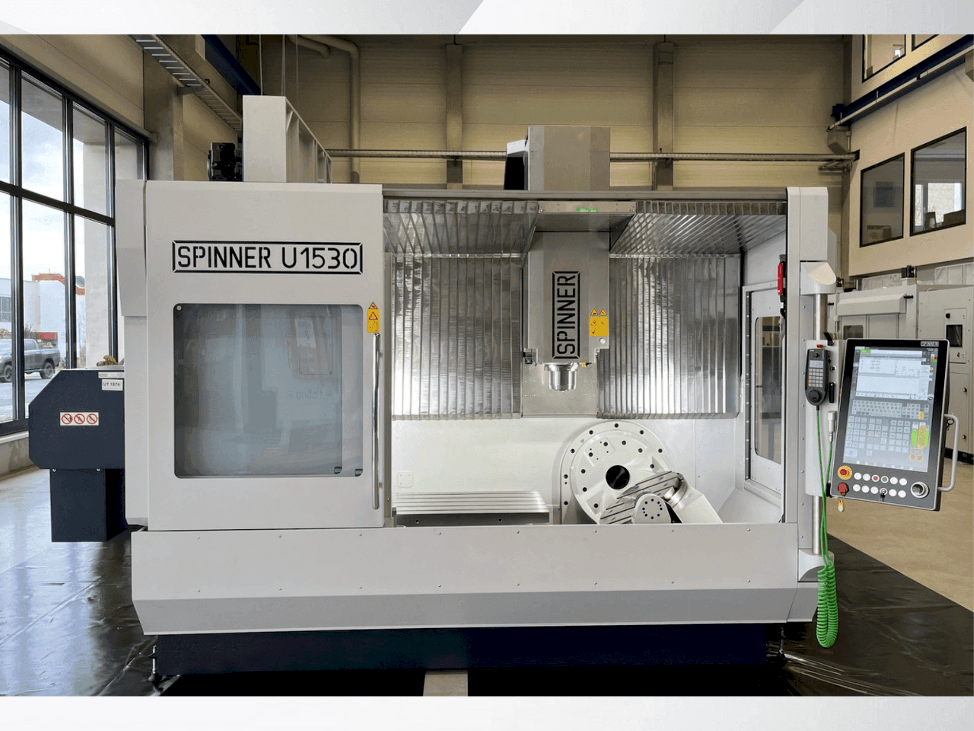 Vue de face de la machine SPINNER U5-1530