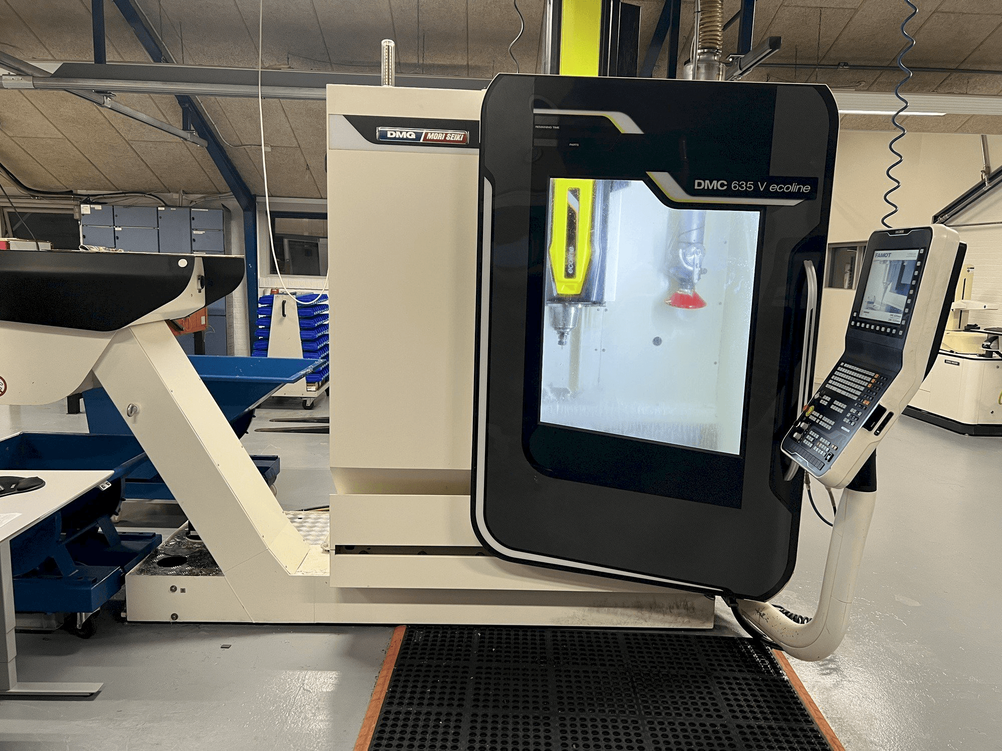 Vue de face de la machine DMG Mori Seiki DMC 635 V ECOLINE