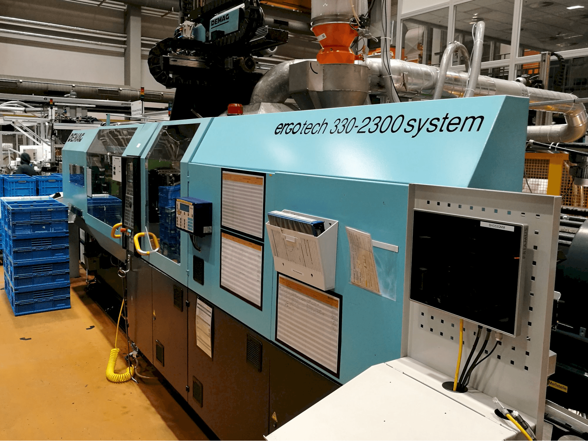 Right view of DEMAG Ergotech 330-2300 Machine