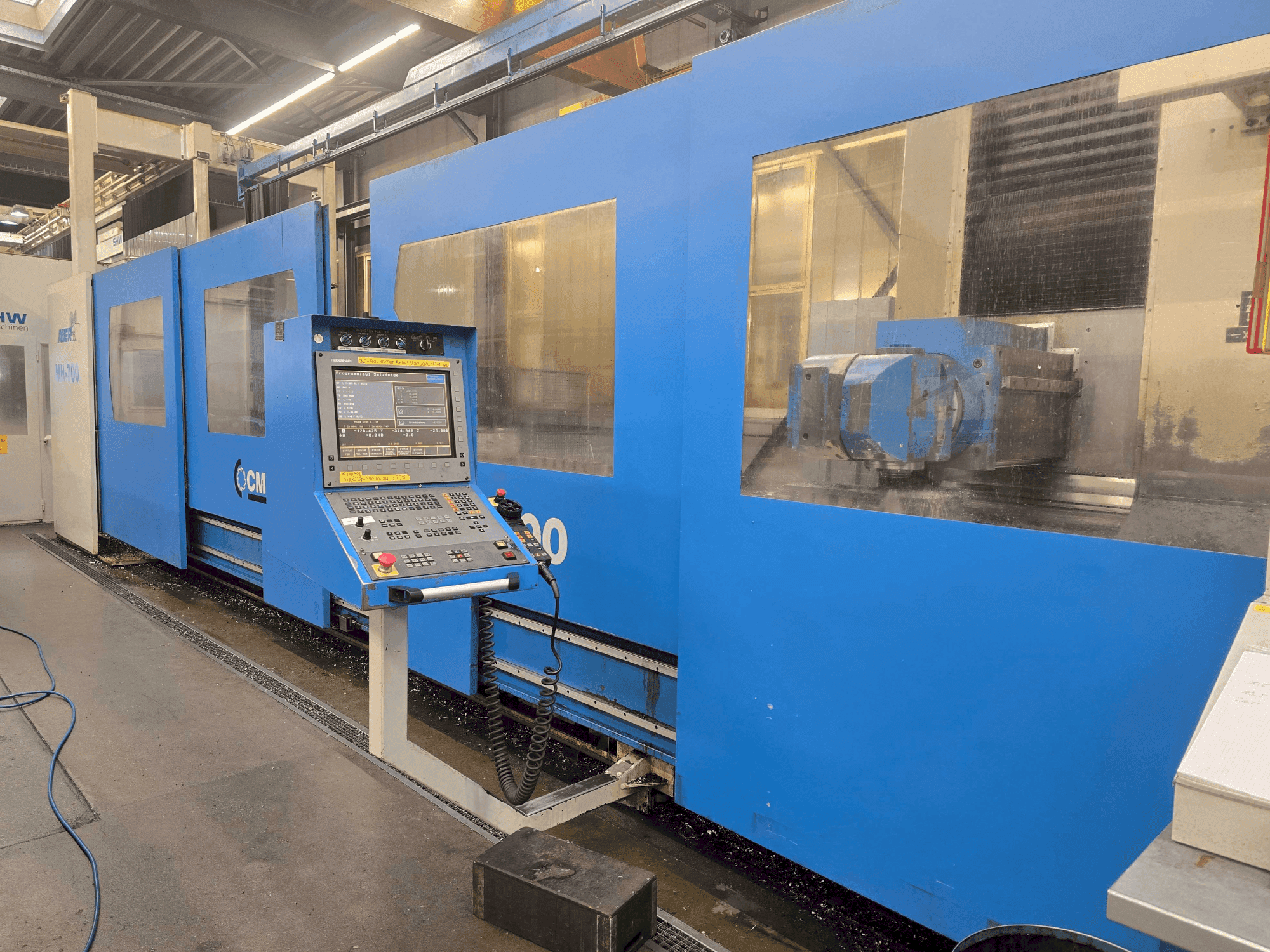 Vue de face de la machine CME MH-700