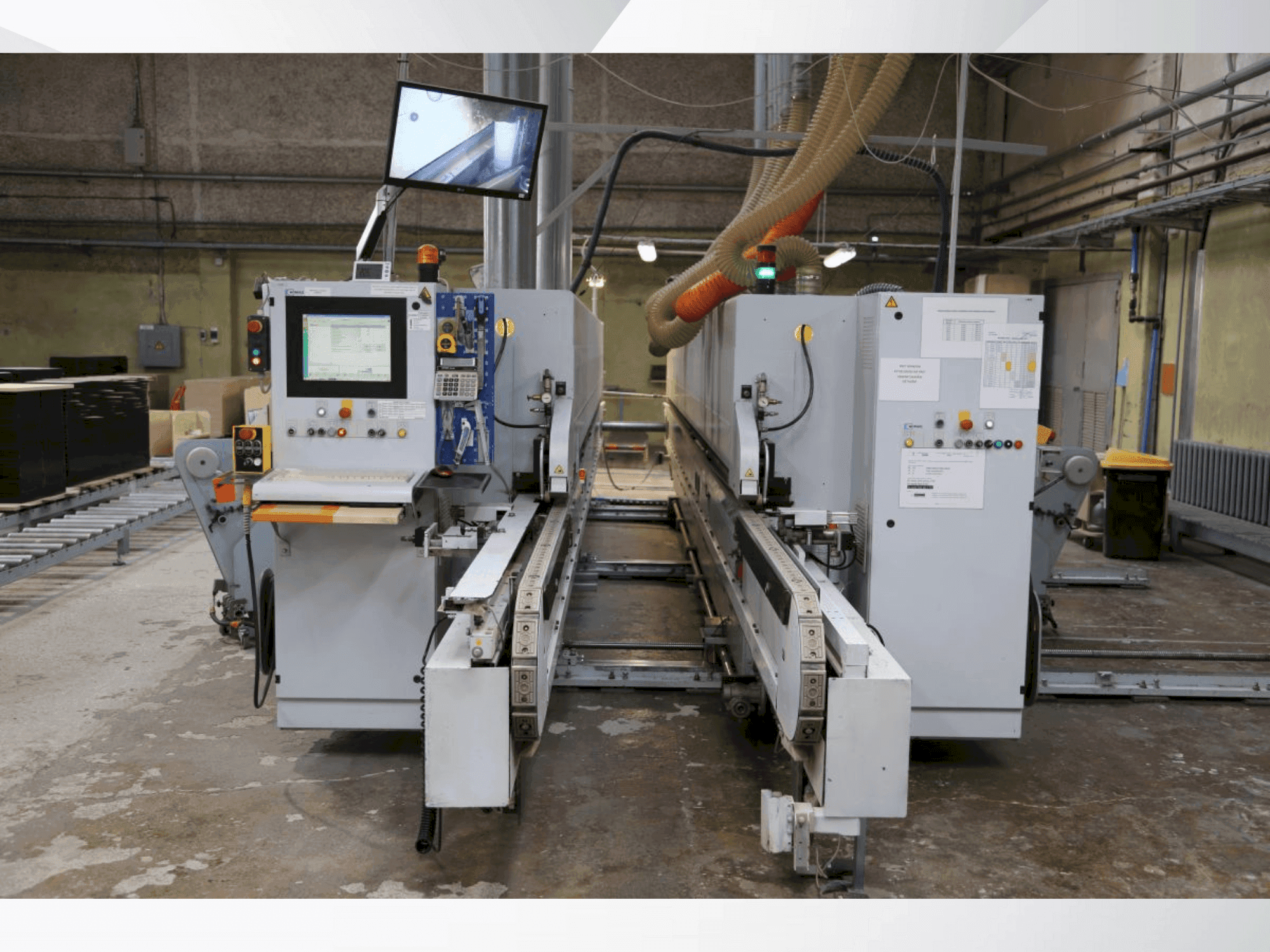 Vue de face de la machine HOMAG KFL 526 / C