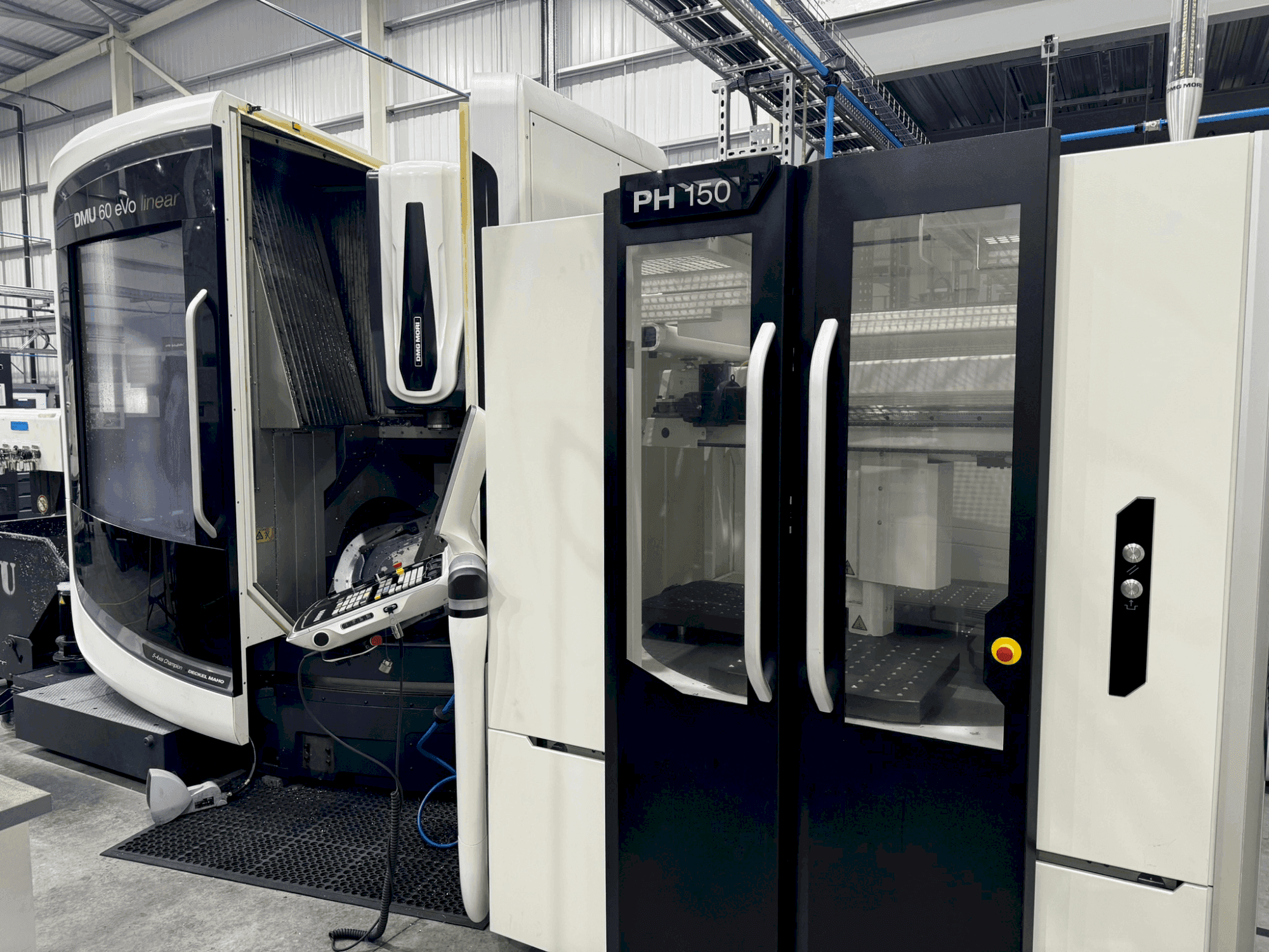 Vue de face de la machine DMG MORI DMU 60 eVo + PH150