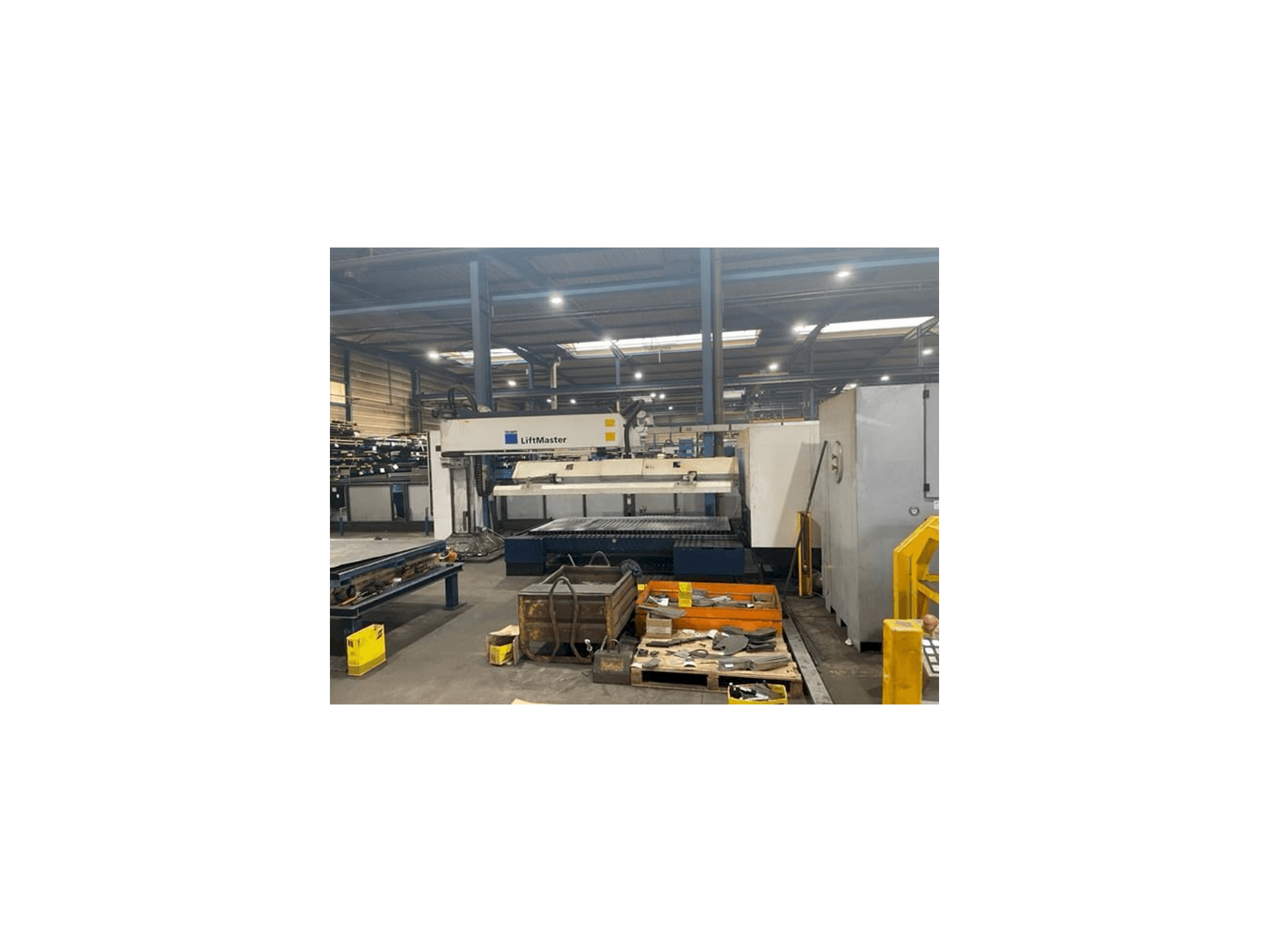 Vue de face de la machine Trumpf Trulaser 3030