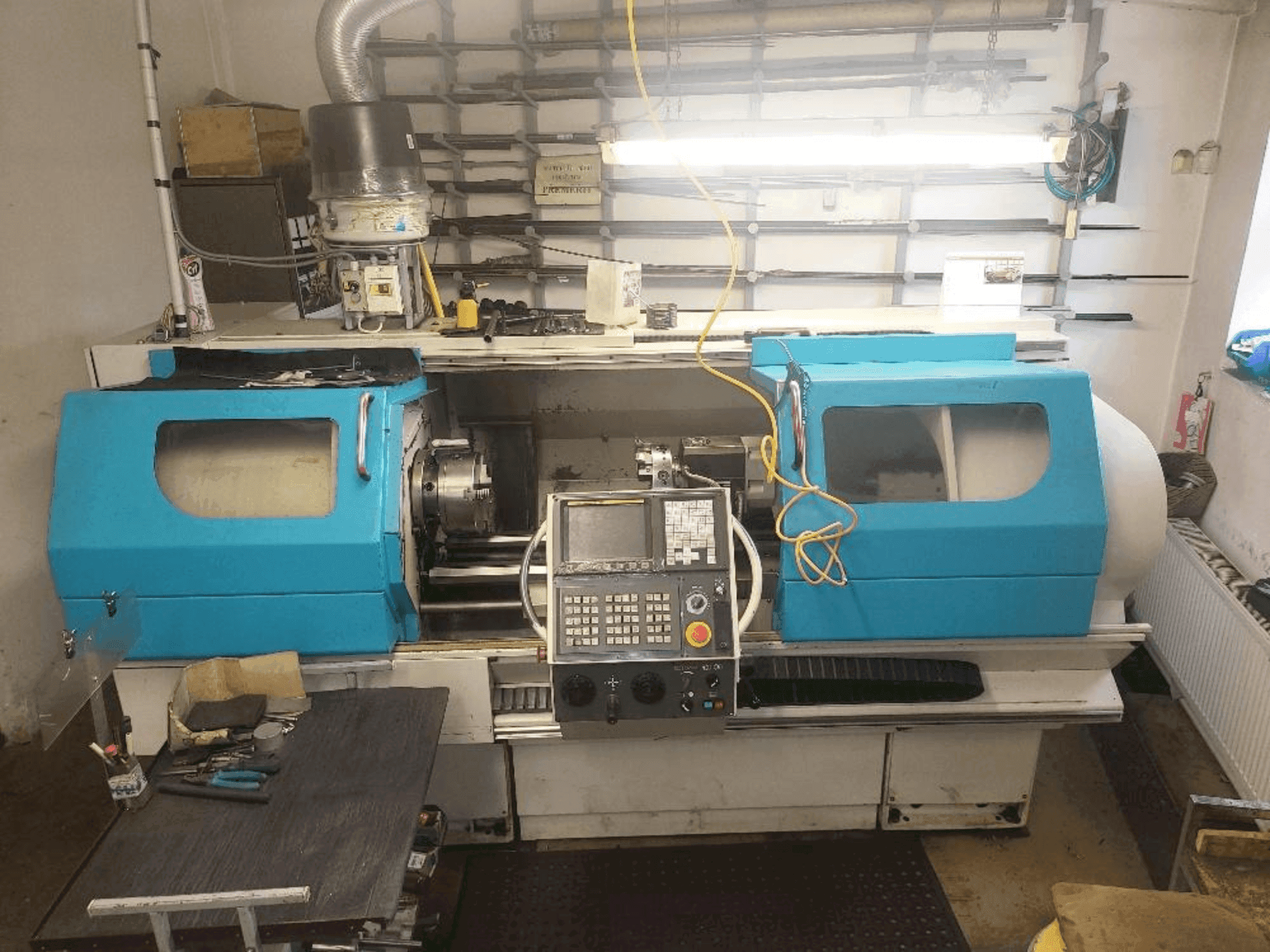 Vue de face de la machine 600 Lathes Multiturn 2000