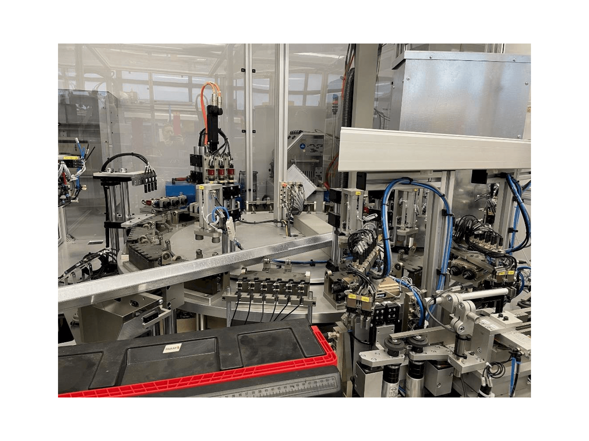 Vue de face de la machine TEAM AUTOMATION BERLIN Tattoo Needle Testing System