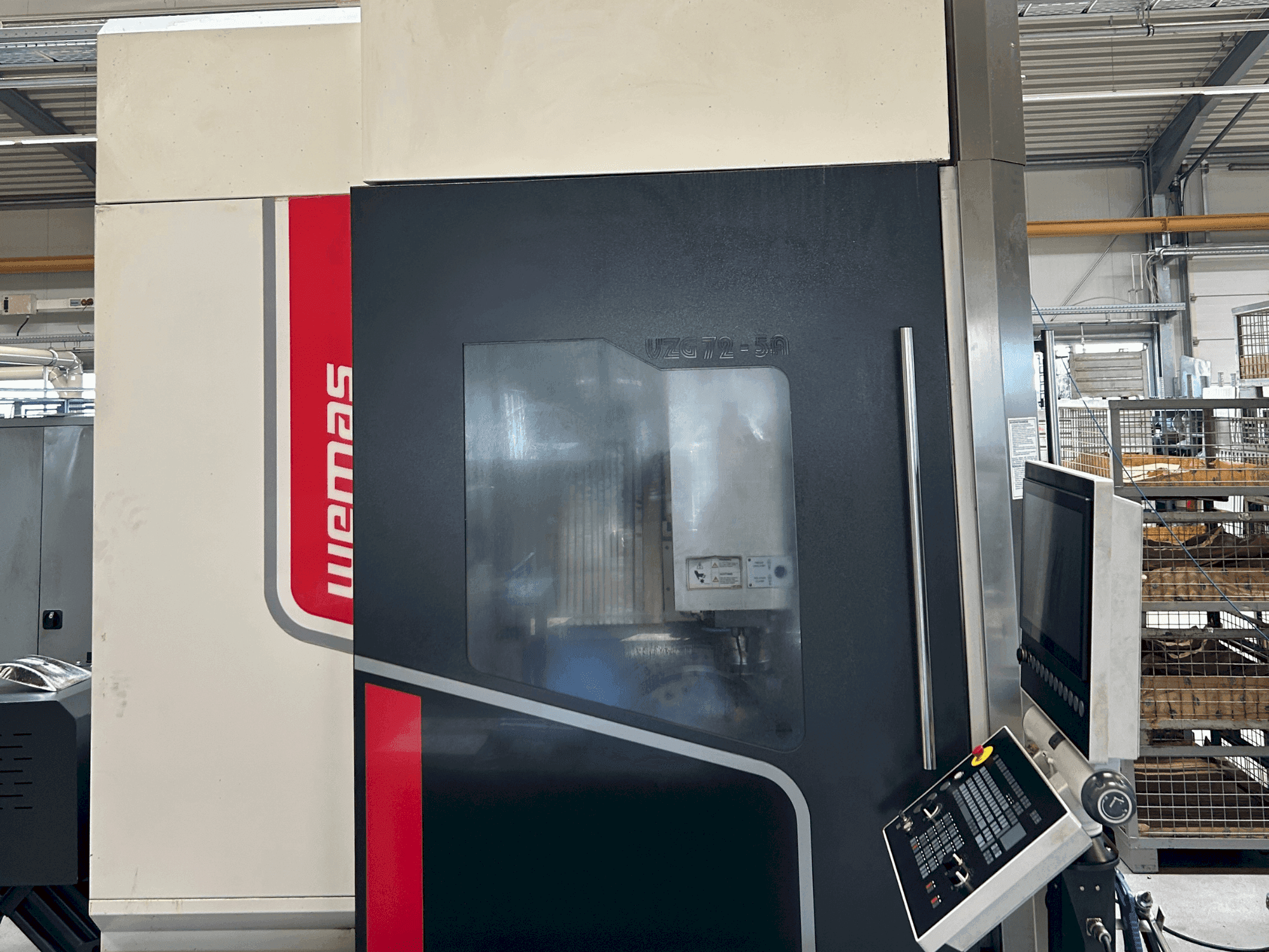 Vue de face de la machine WEMAS VZG 72-5A