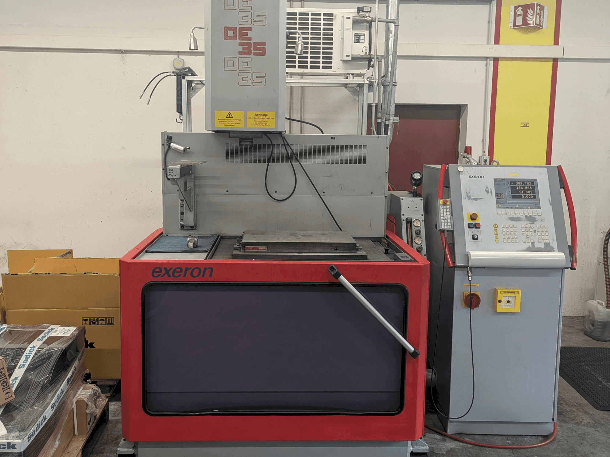 Vue de face de la machine Exeron DE 35 CE