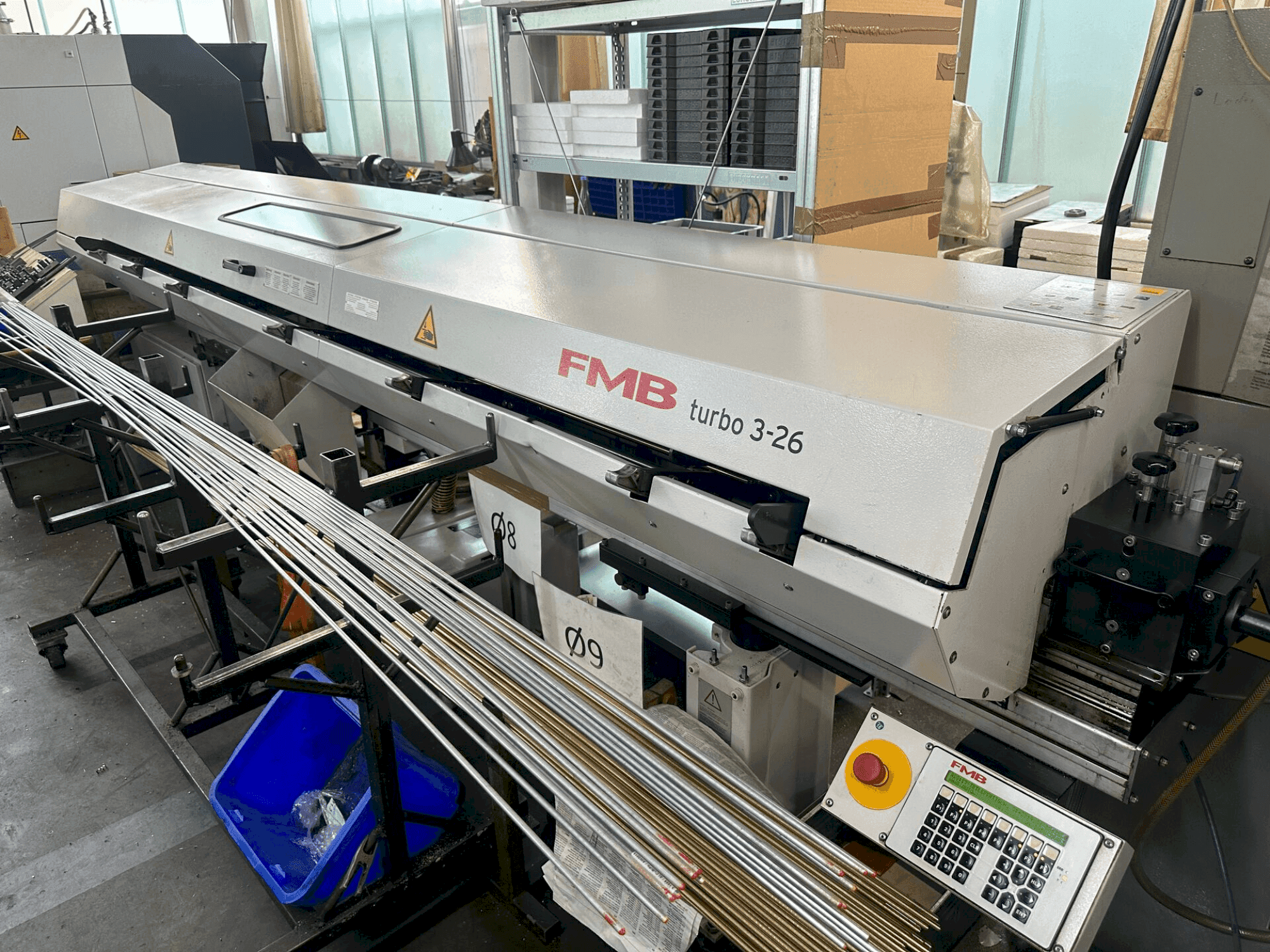 Vue de face de la machine Gildemeister GLD 25