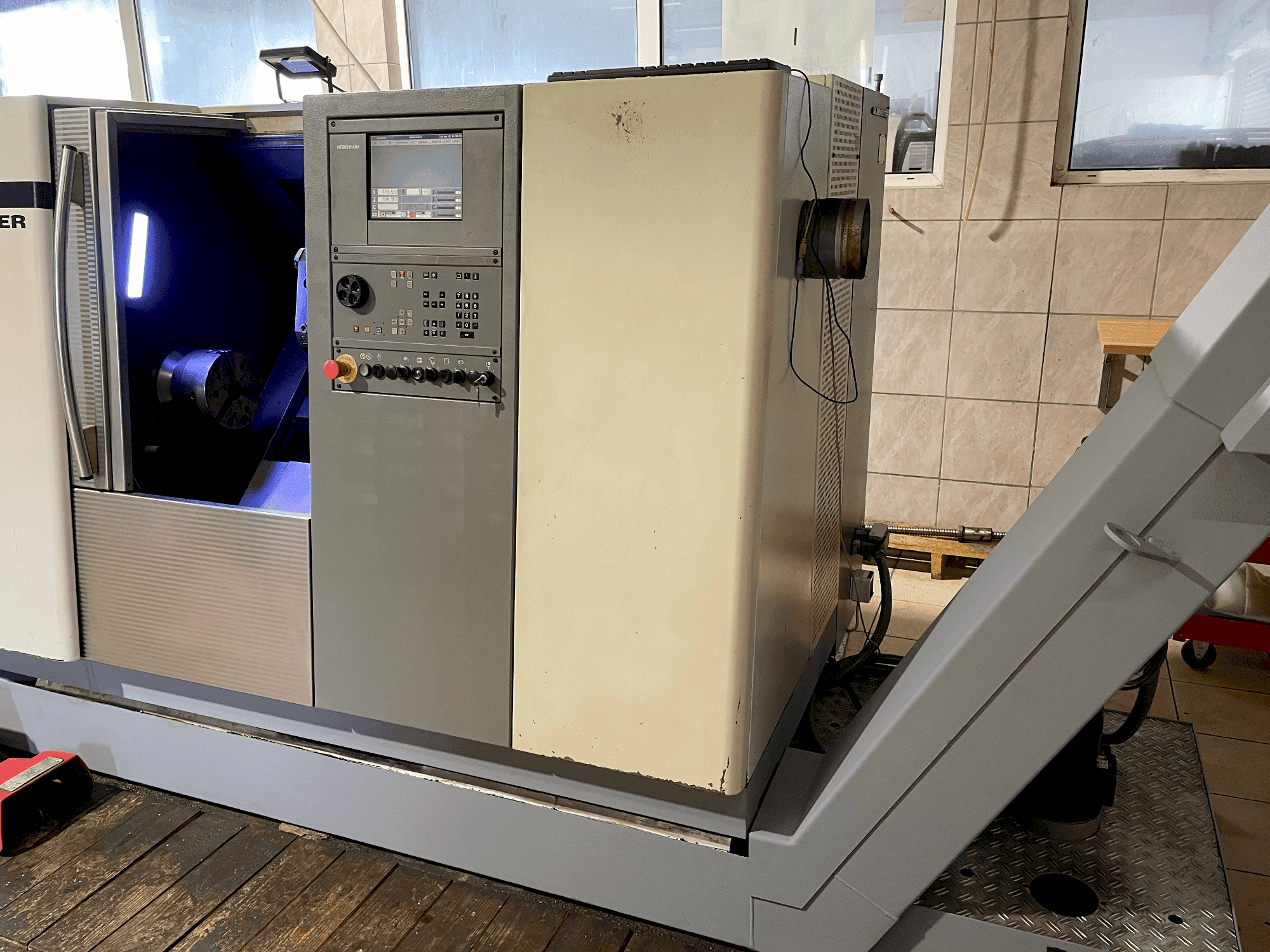 Vue de face de la machine Gildemeister CTX 310 V3