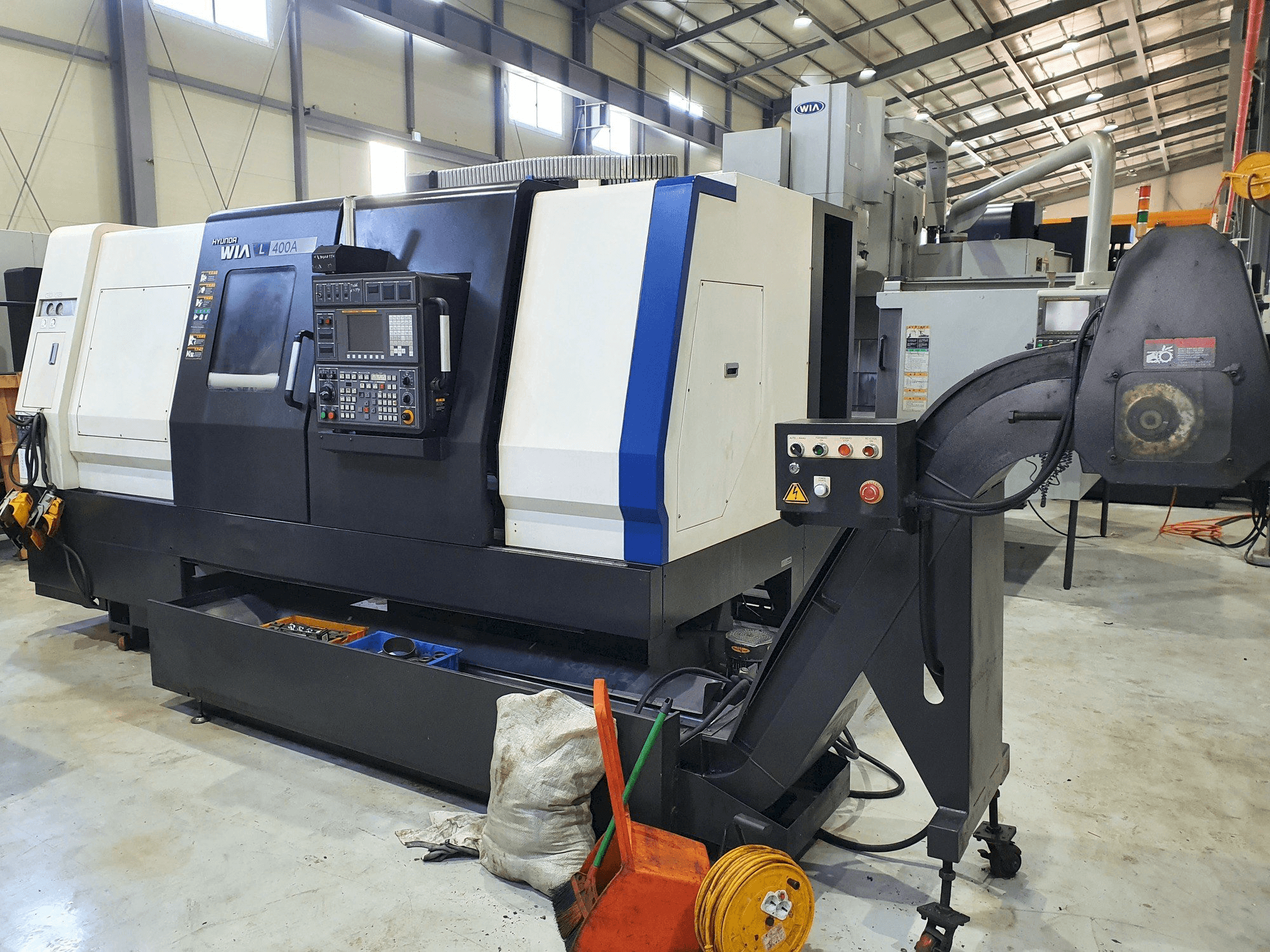 Front view of Hyundai Wia L400A machine