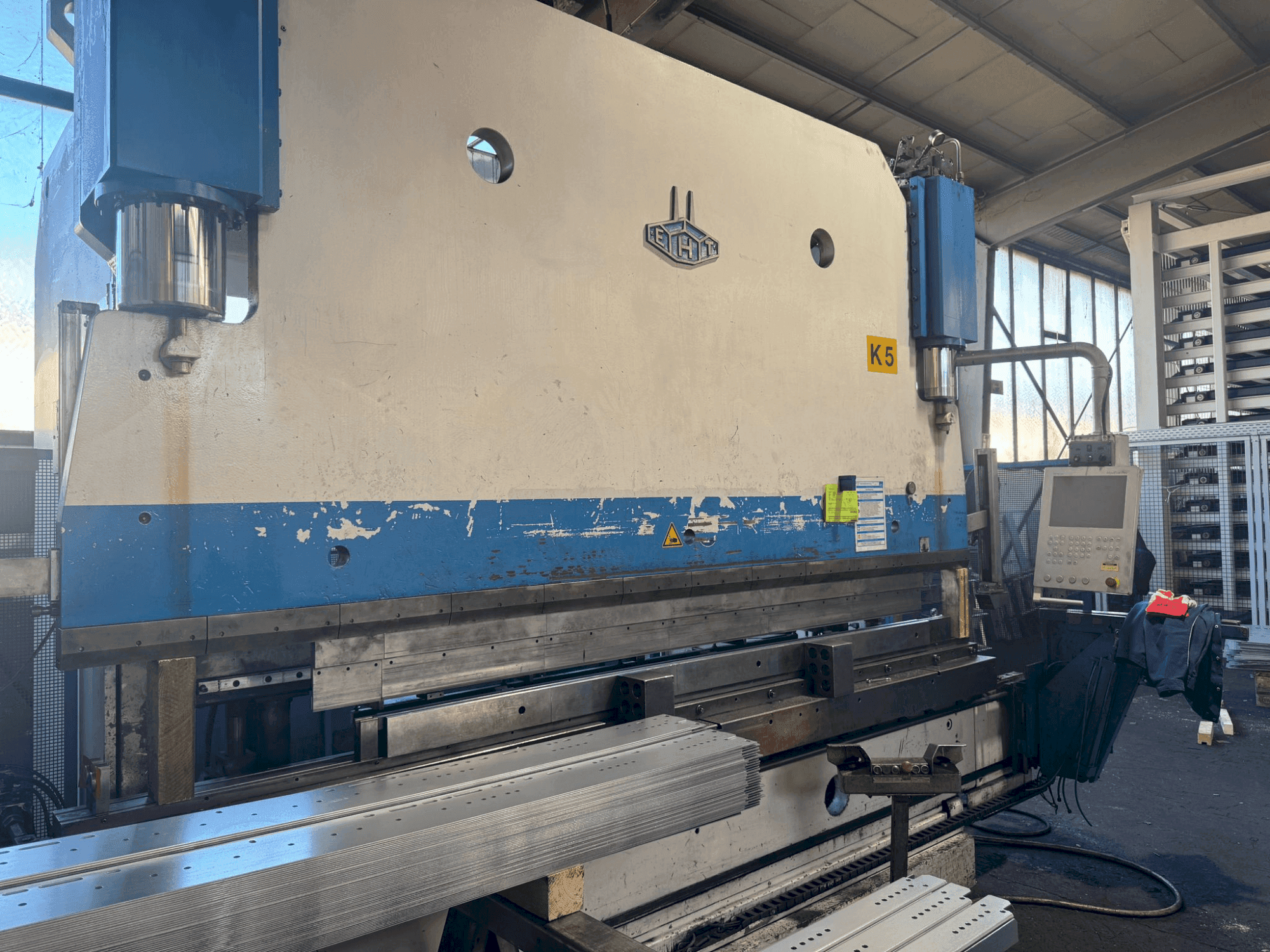 Vue de face de la machine EHT EHPS 20-35