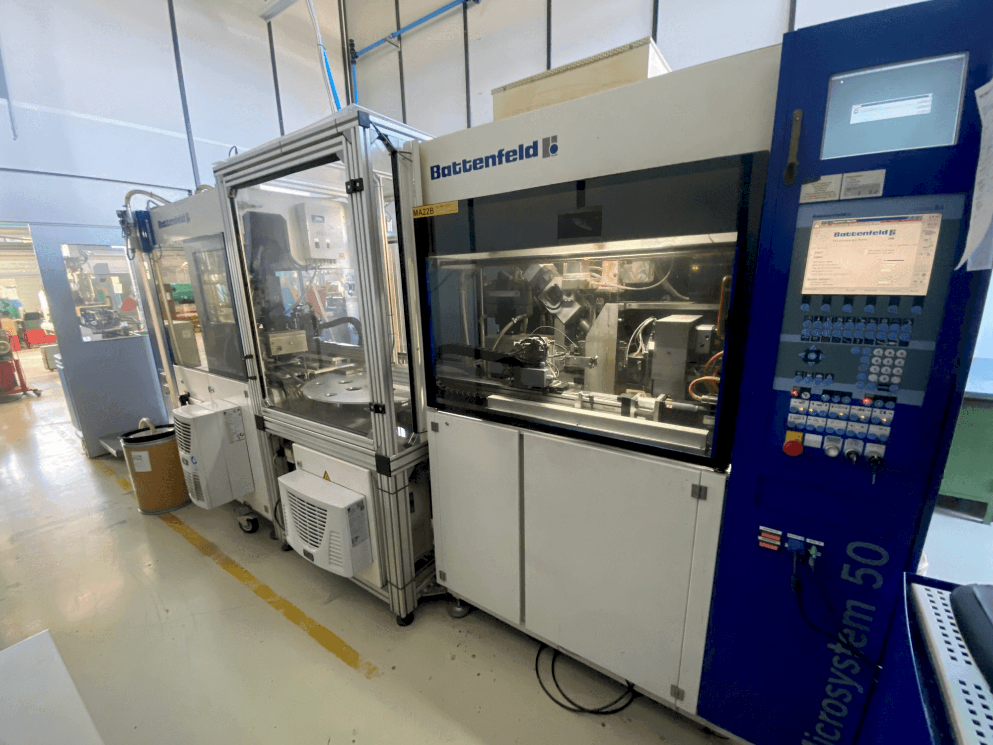 Vue de face de la machine Battenfeld Microsystem MM 50/50