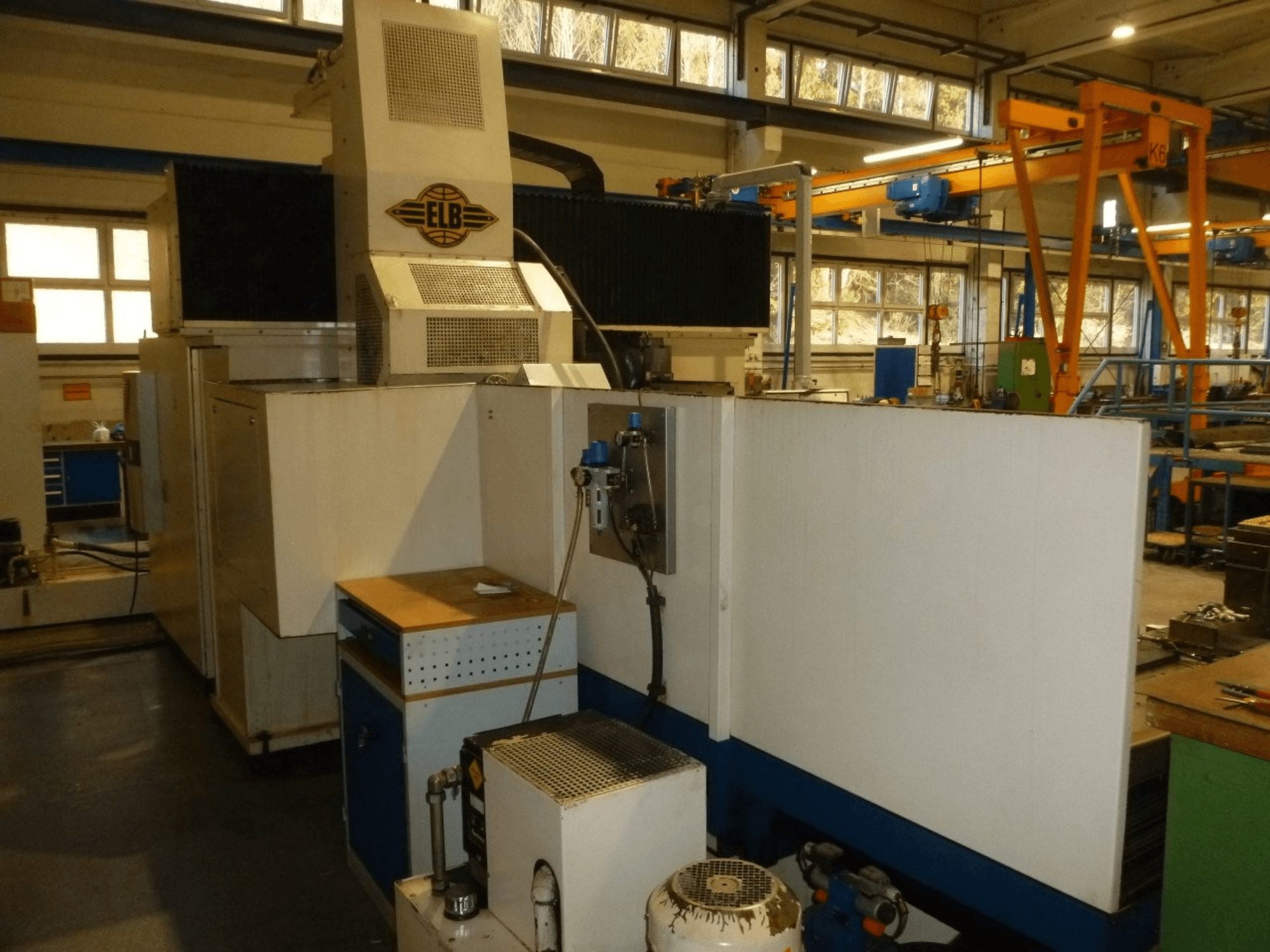 Rectifieuse de surface ELB SWP 225/125 SPS, vue de face montrant le panneau de commande et les caractéristiques de conception opérationnelles.