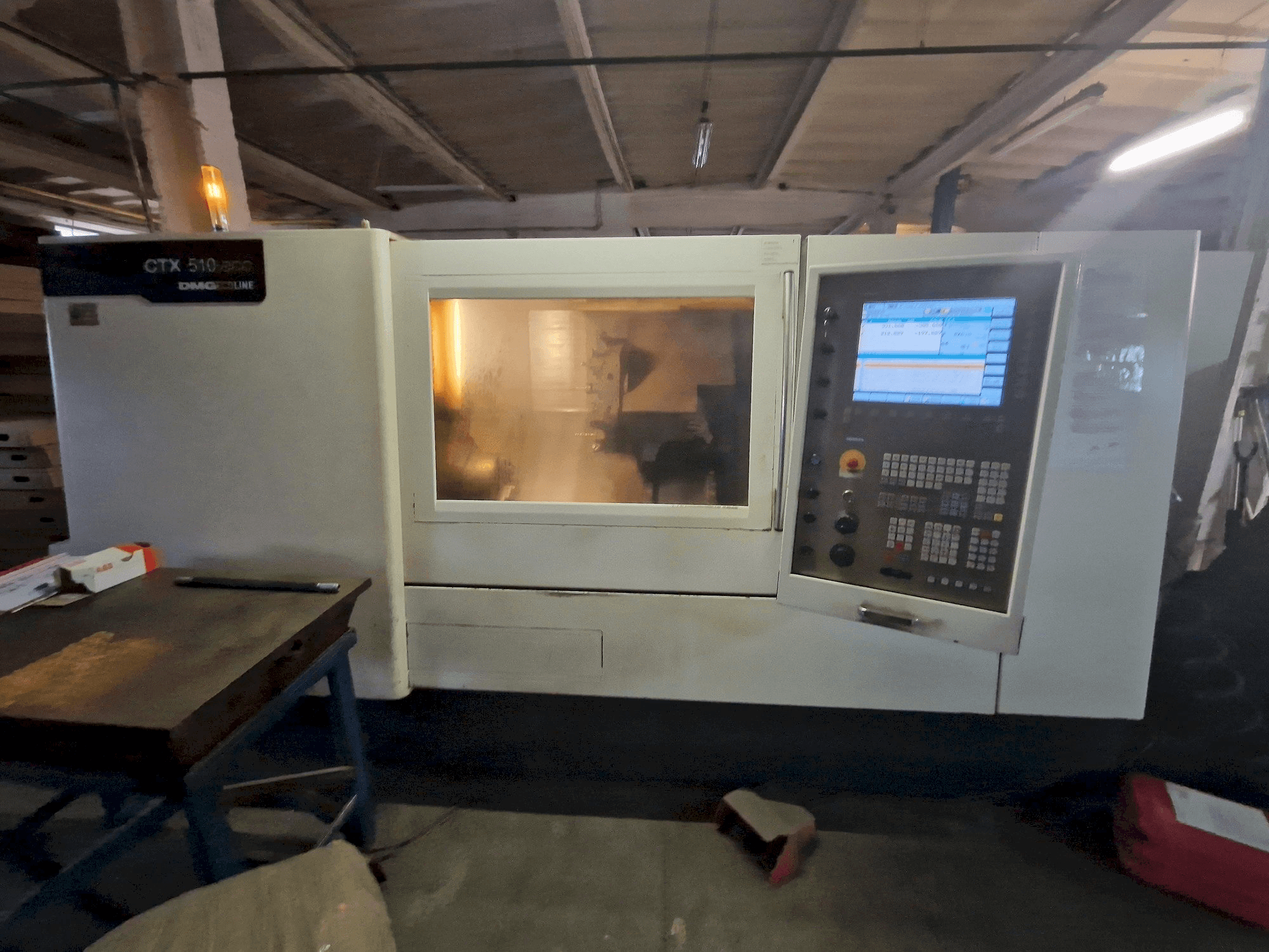 Vue de face de la machine DMG CTX 510 eco