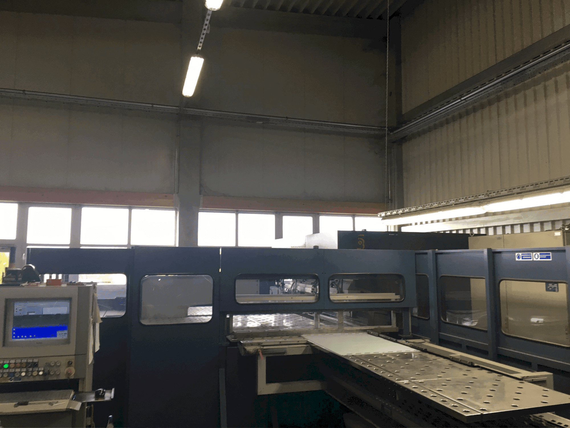 Vue de face de la machine Salvagnini P4-2512