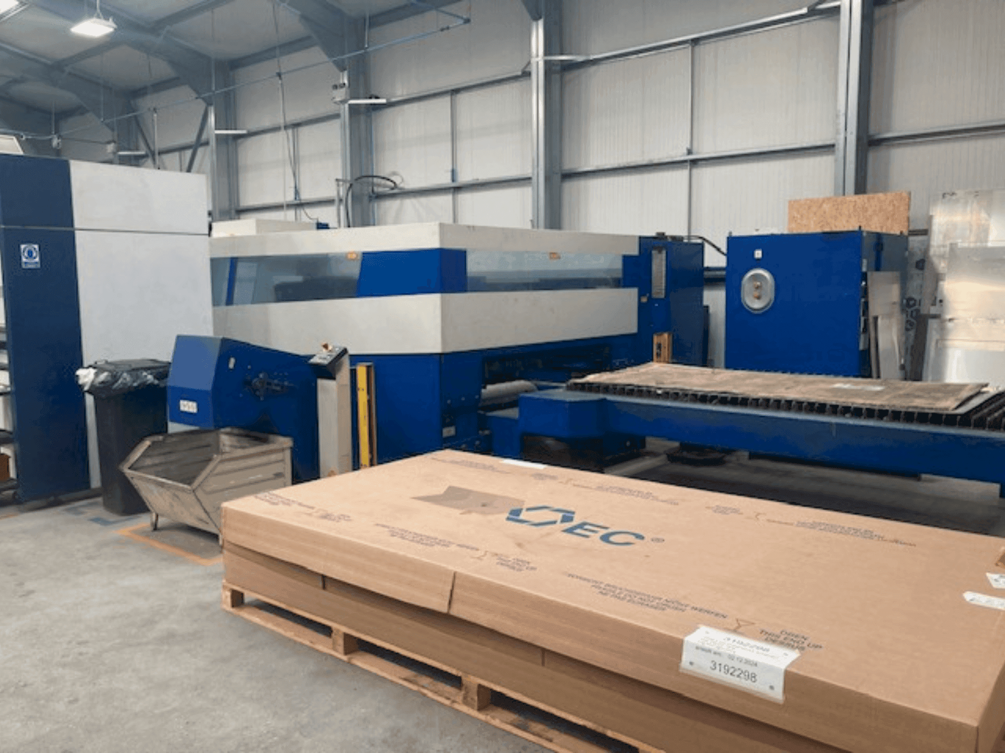 Vue de face de la machine TRUMPF Trulaser 5030