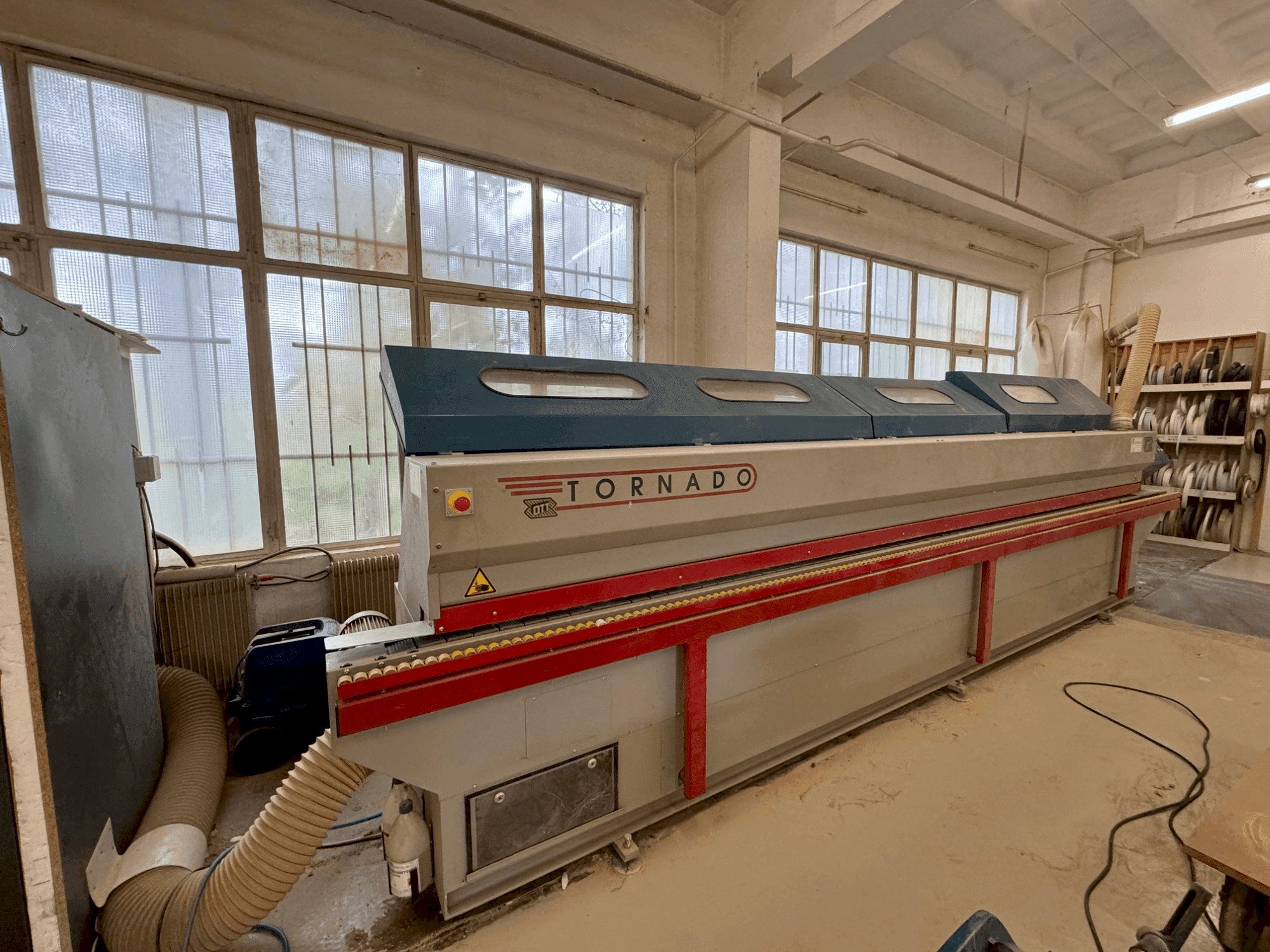 Vue de face de la machine OTT Tornado