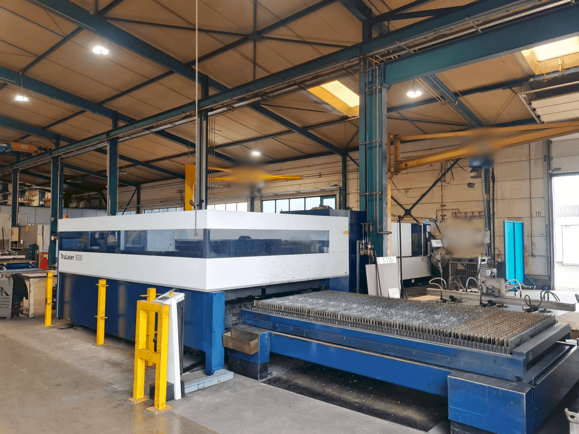 Vue de face de la machine TRUMPF L3030