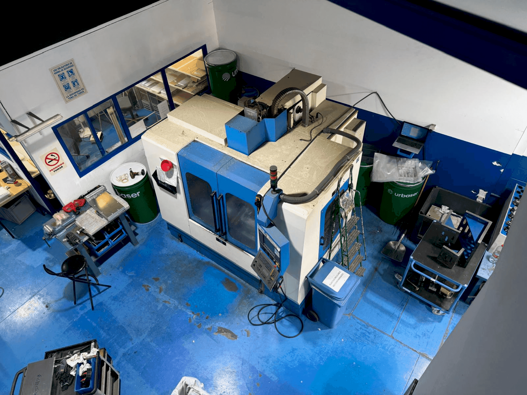 Vue de face de la machine LAGUN GVC 1000