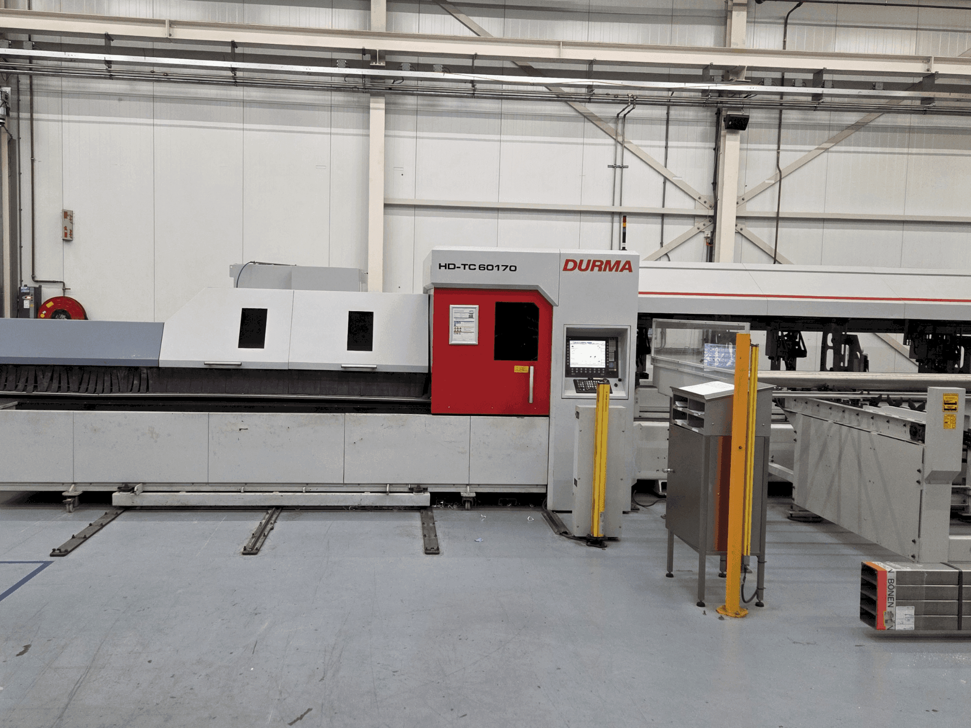 Vue de face de la machine Durma HD-TC60170