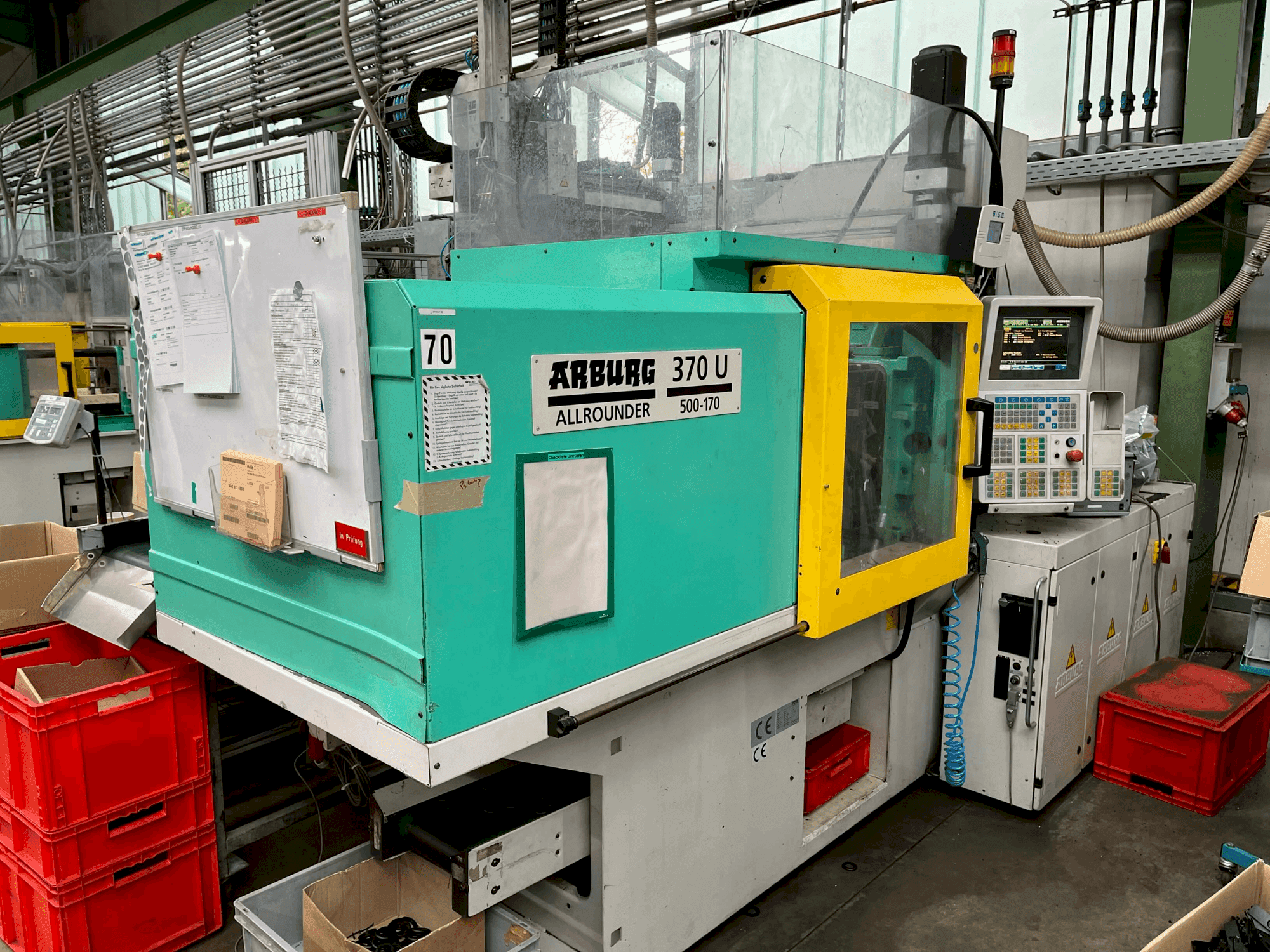 Vue de face de la machine Arburg Allrounder 370-50 U