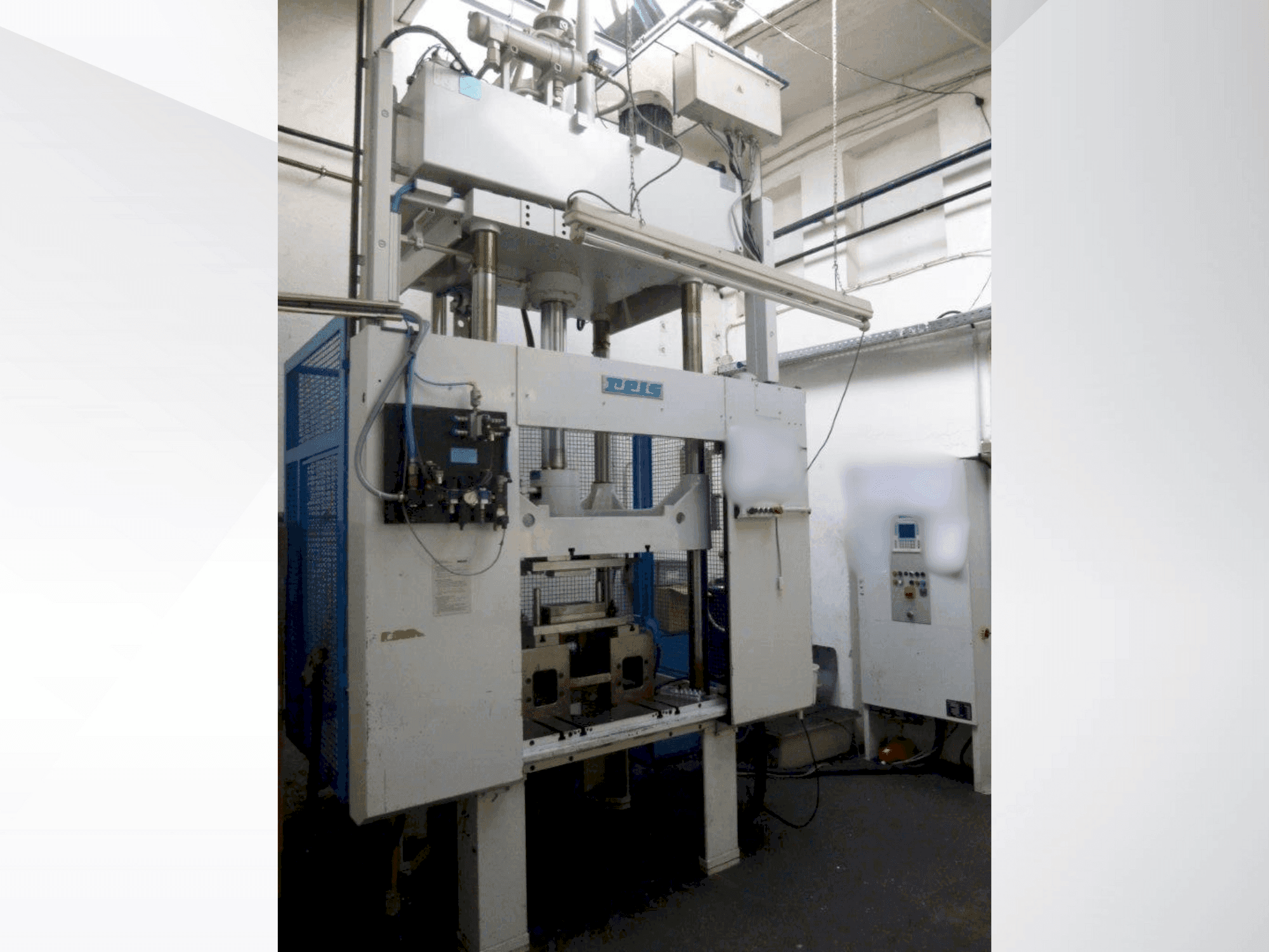 Vue de face de la machine Reis SEP10-30 DIII