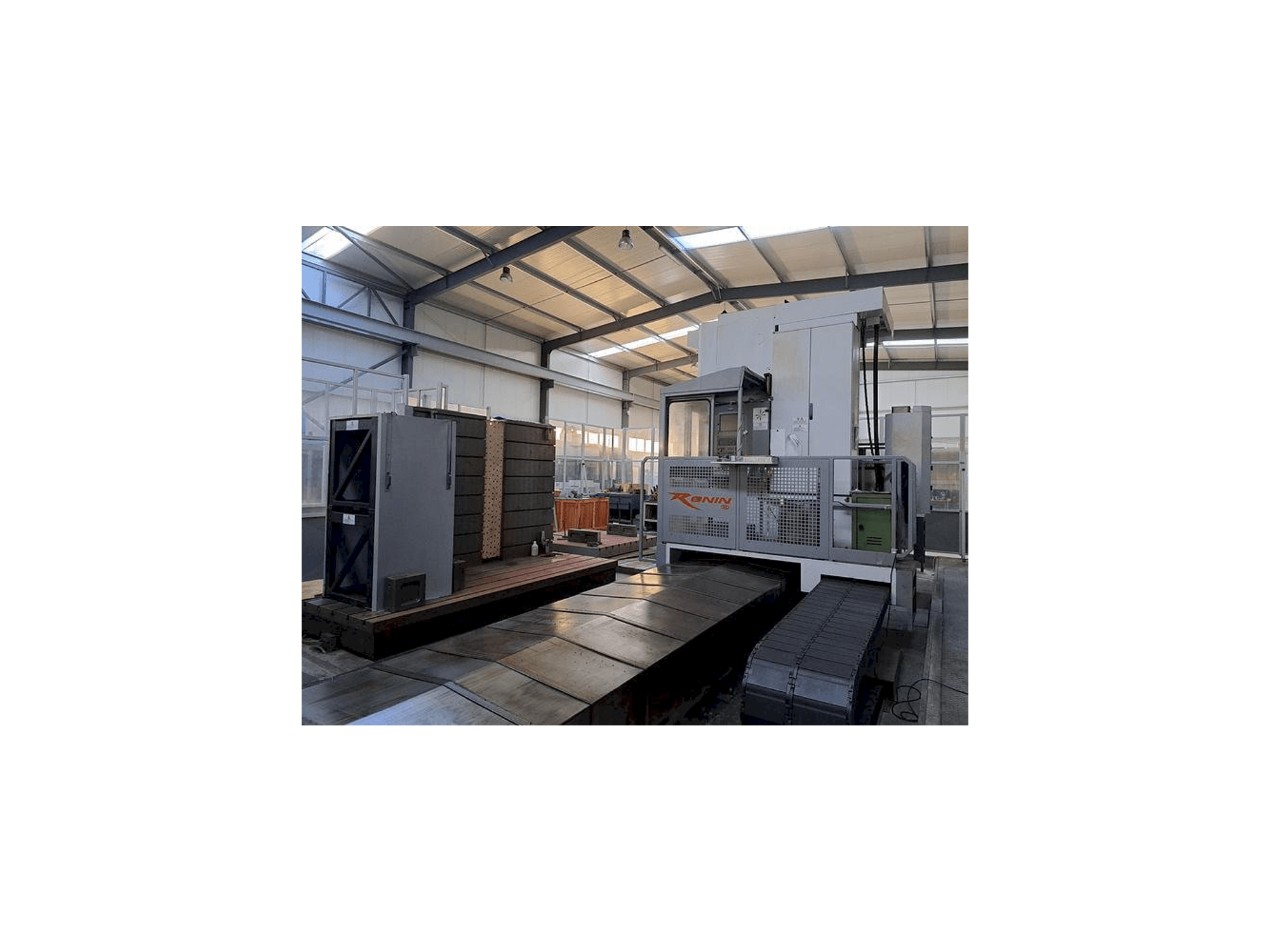 Vue de face de la machine FPT RONIN