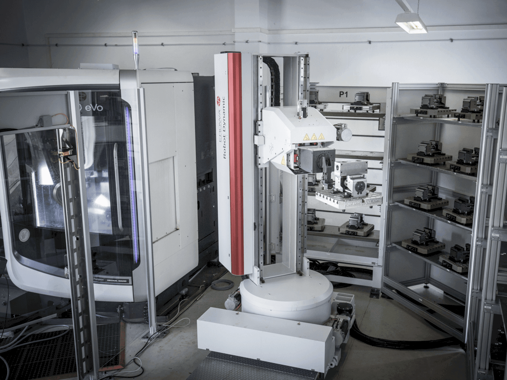 Vue de face de la machine DMG MORI DMU 60 EVO