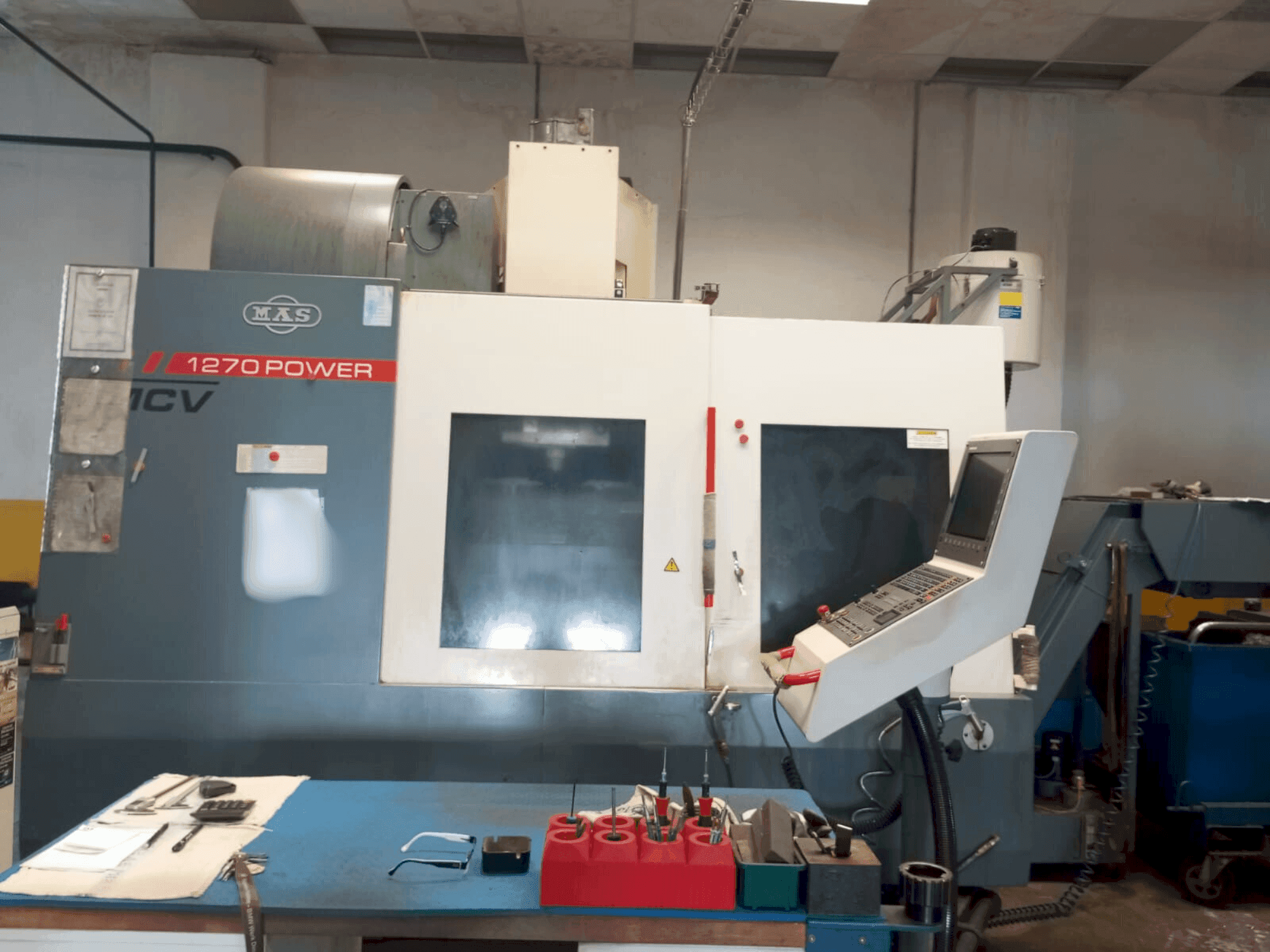 Vue de face de la machine KOVOSVIT MAS MCV 1270 Power