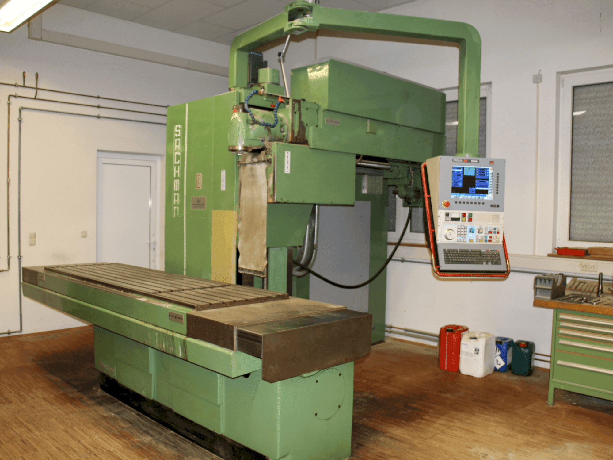 Vue de face de la machine SACHMAN RP3CC (1990)