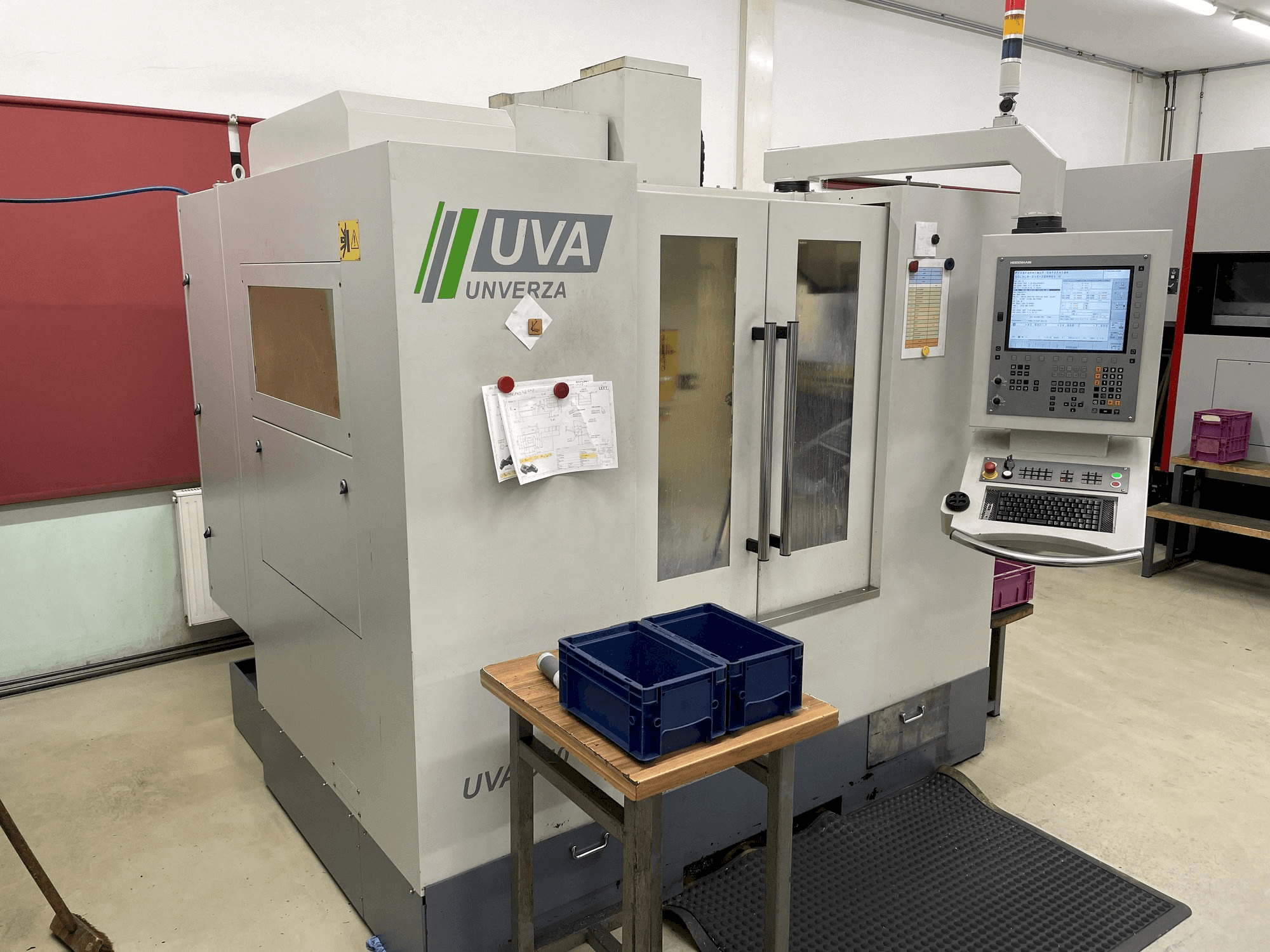 Vue de face de la machine HOMMEL UNVERZAGT UVA 550 Plus