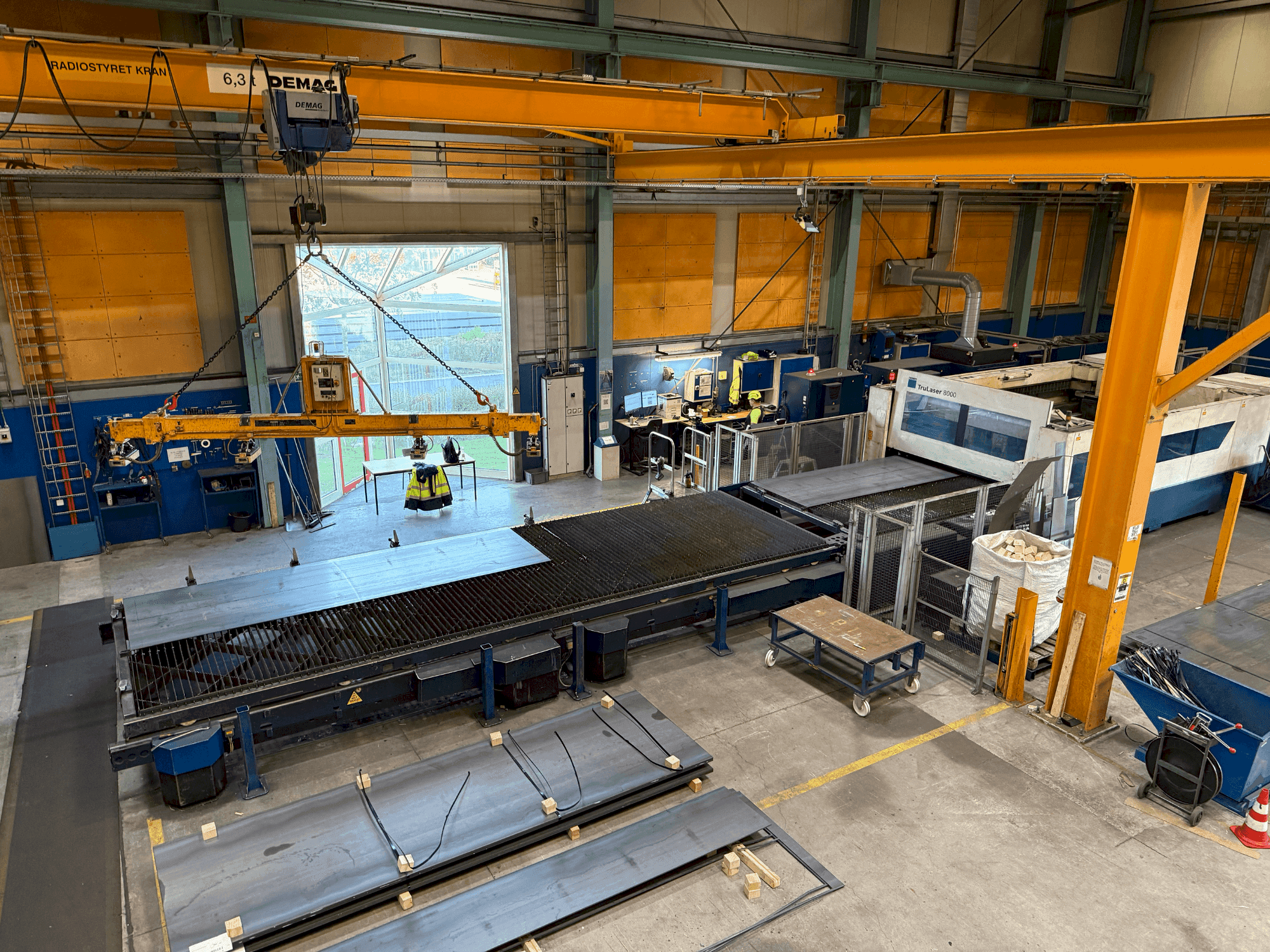 Vue de face de la machine TRUMPF TruLaser 8000