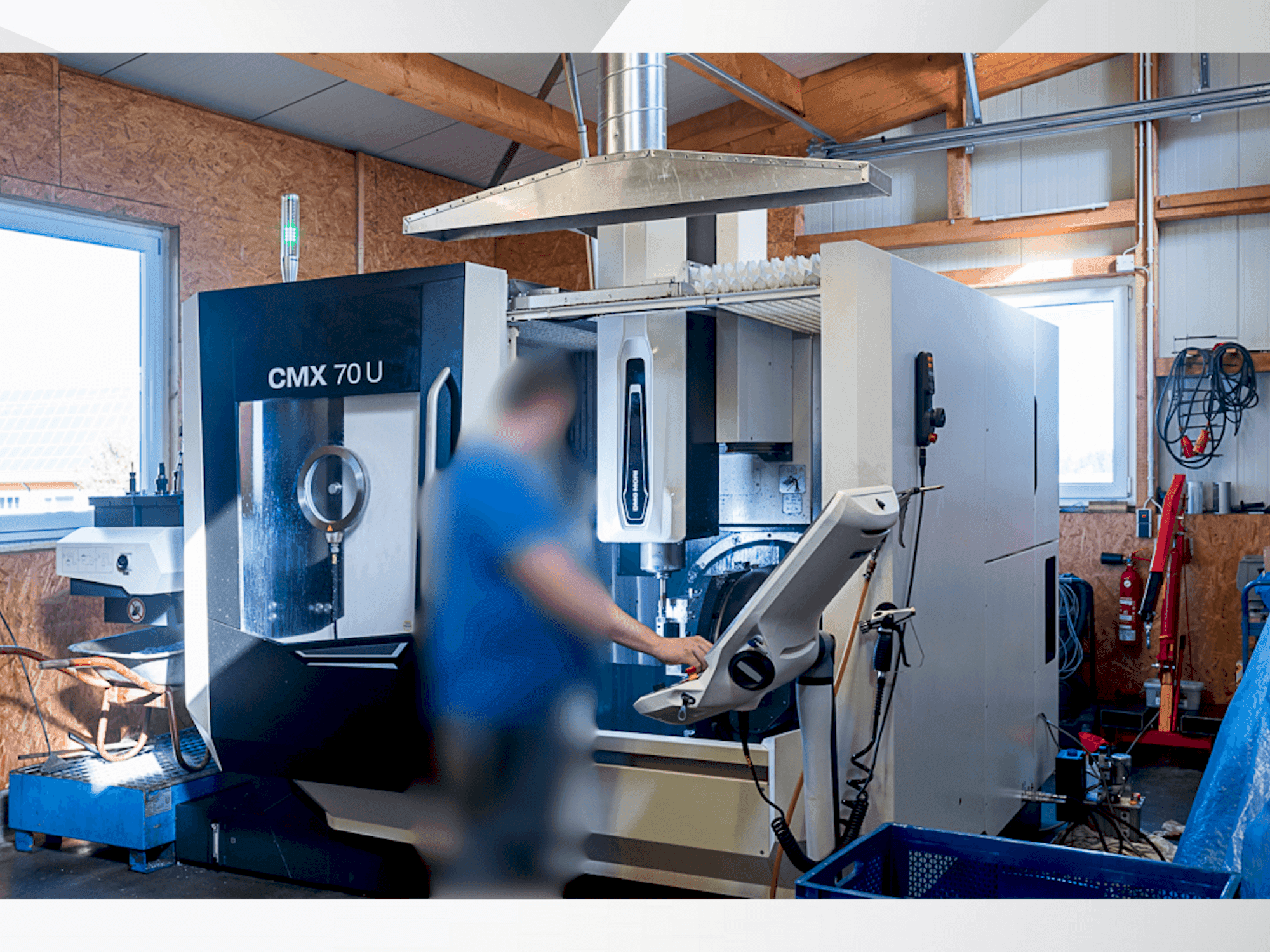 Vue de face de la machine DMG MORI CMX 70 U